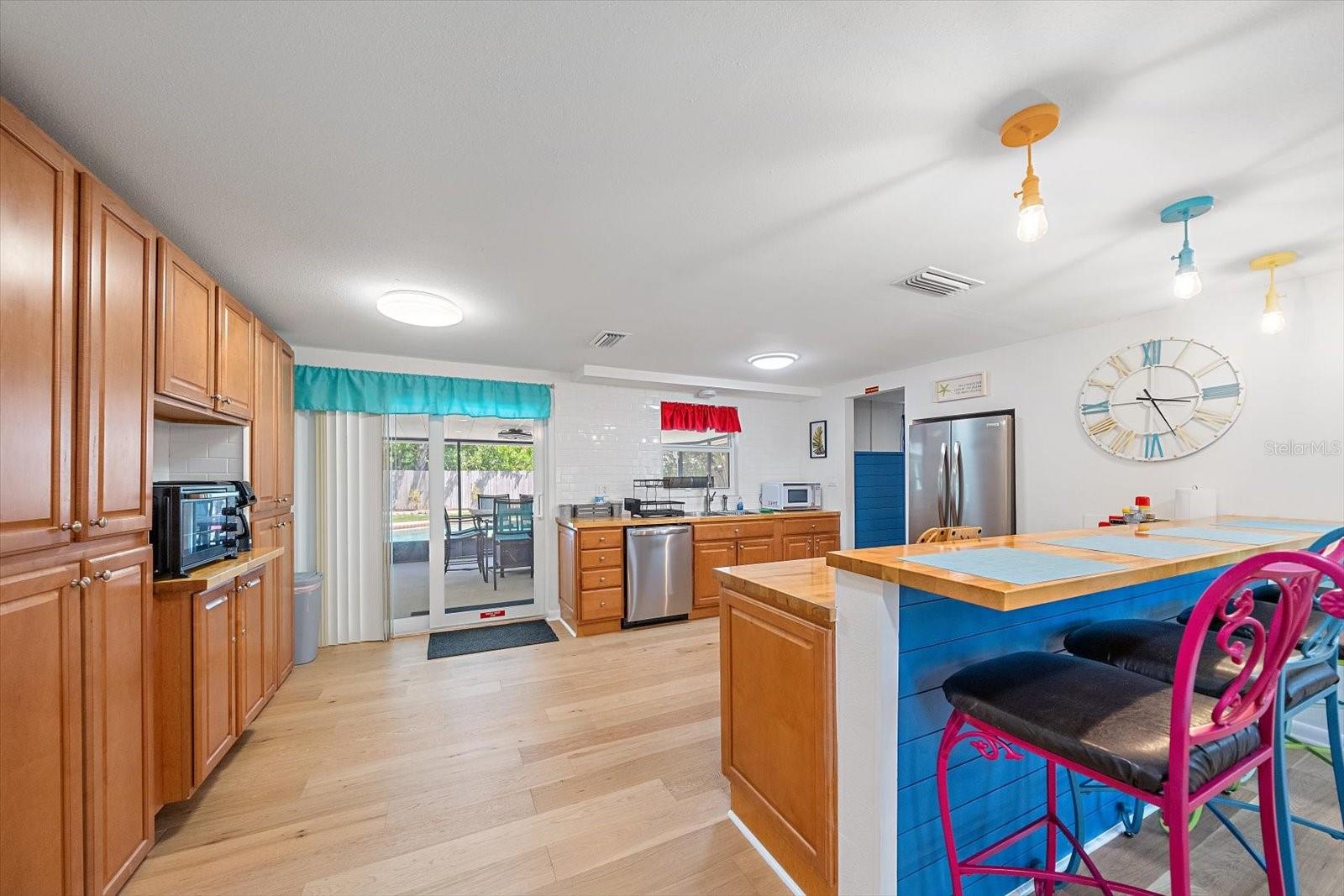2923 LINWOOD DR