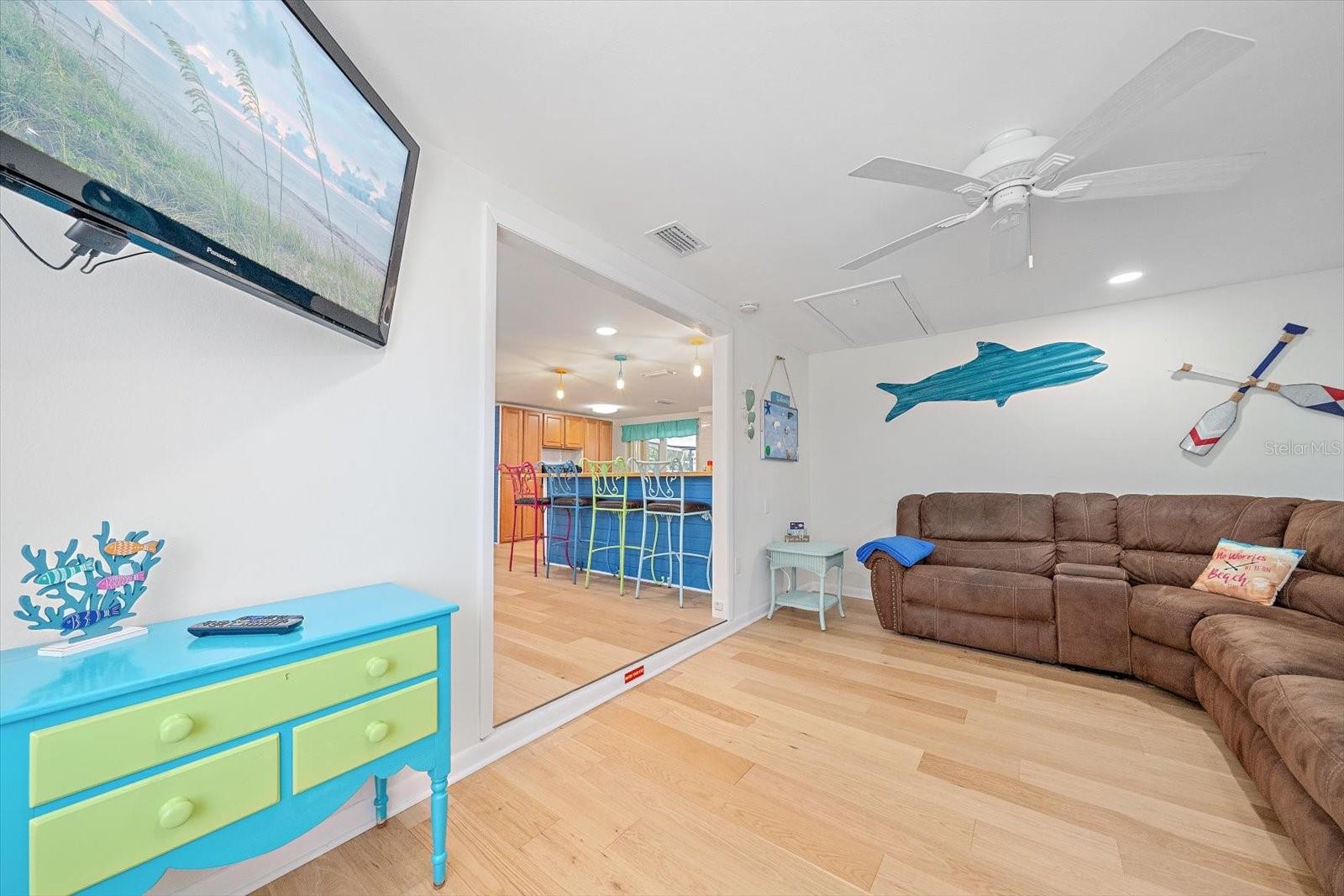 2923 LINWOOD DR