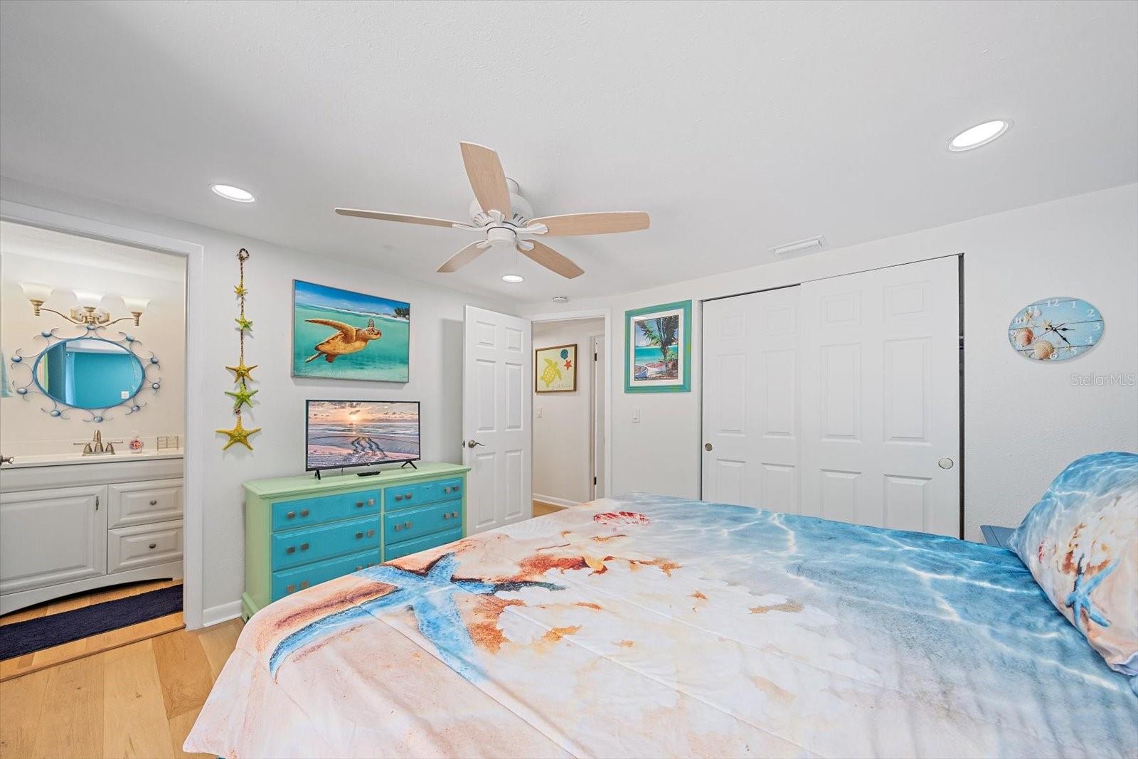 2923 LINWOOD DR