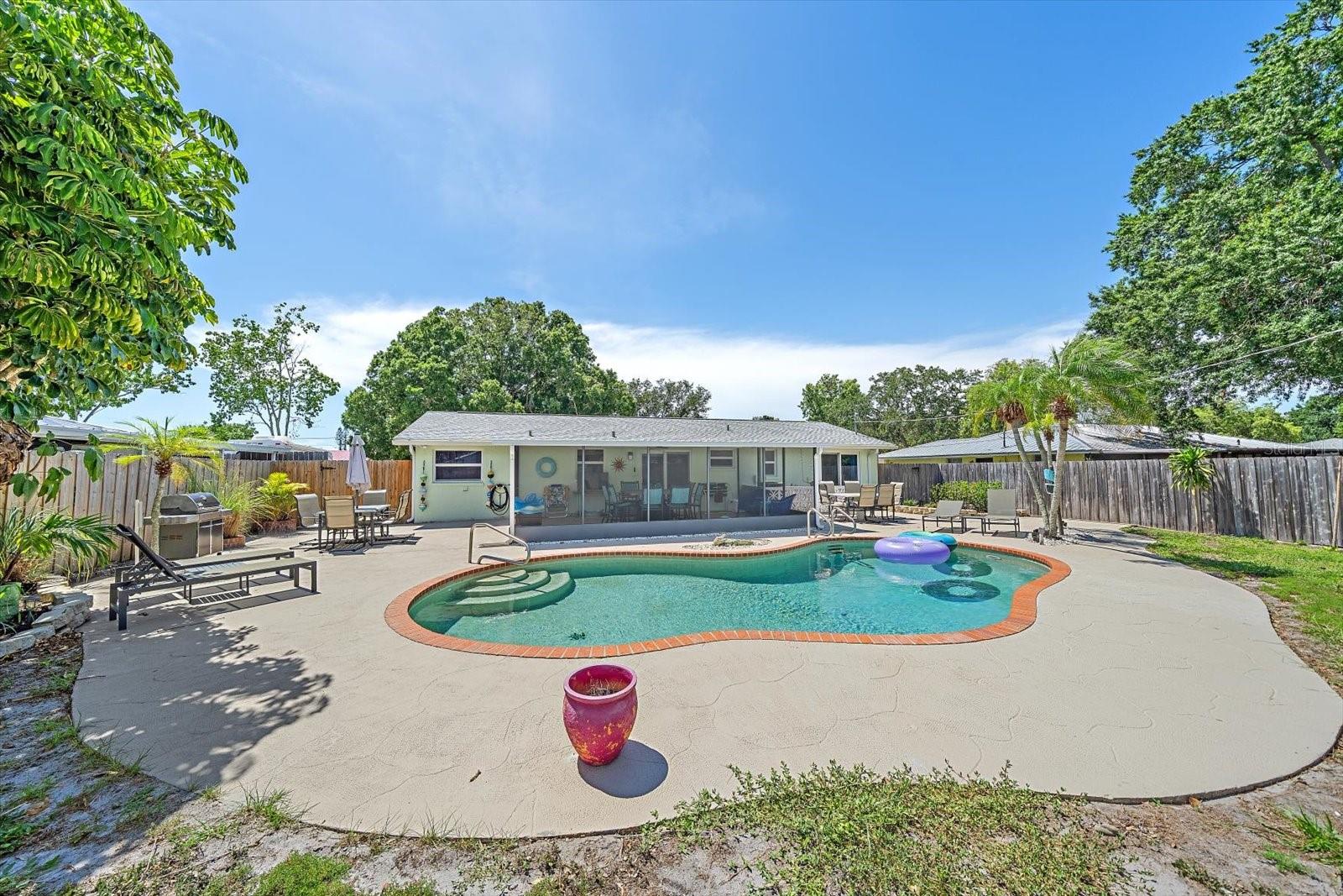 2923 LINWOOD DR