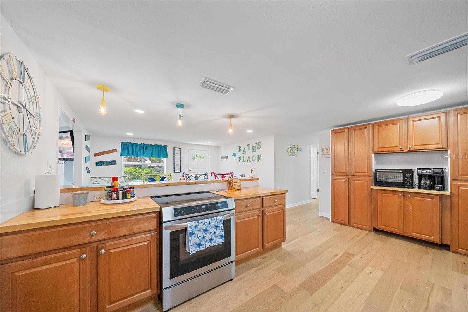 2923 LINWOOD DR