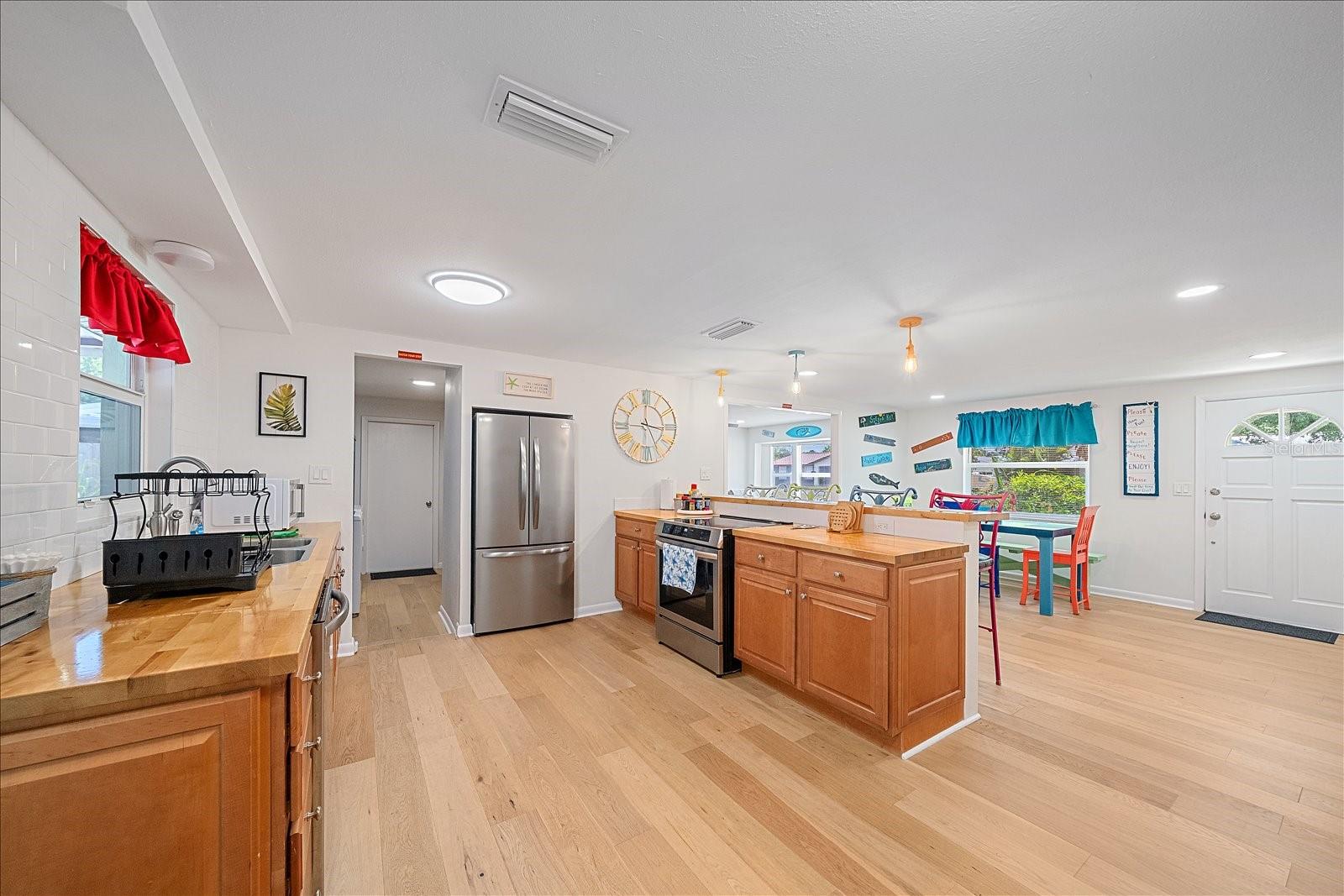 2923 LINWOOD DR