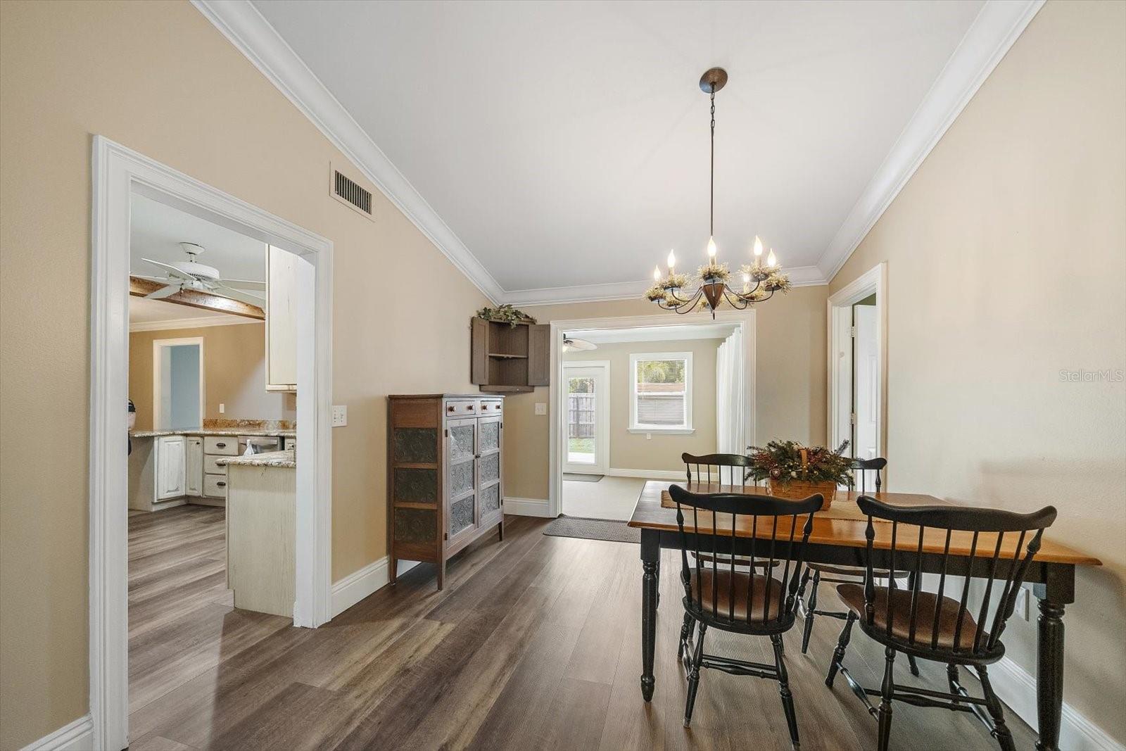 4378 MEADOWLAND CIR