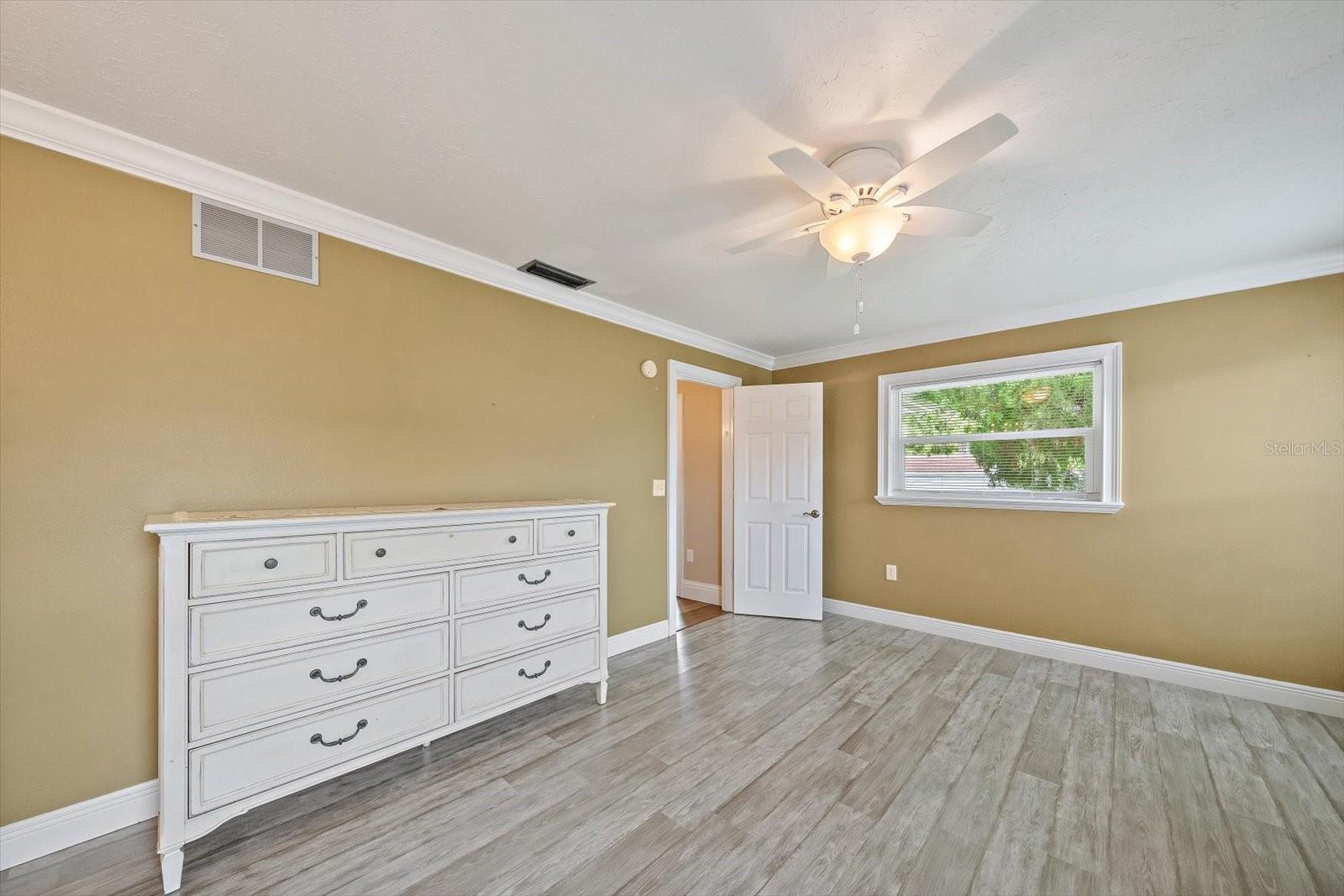 4378 MEADOWLAND CIR
