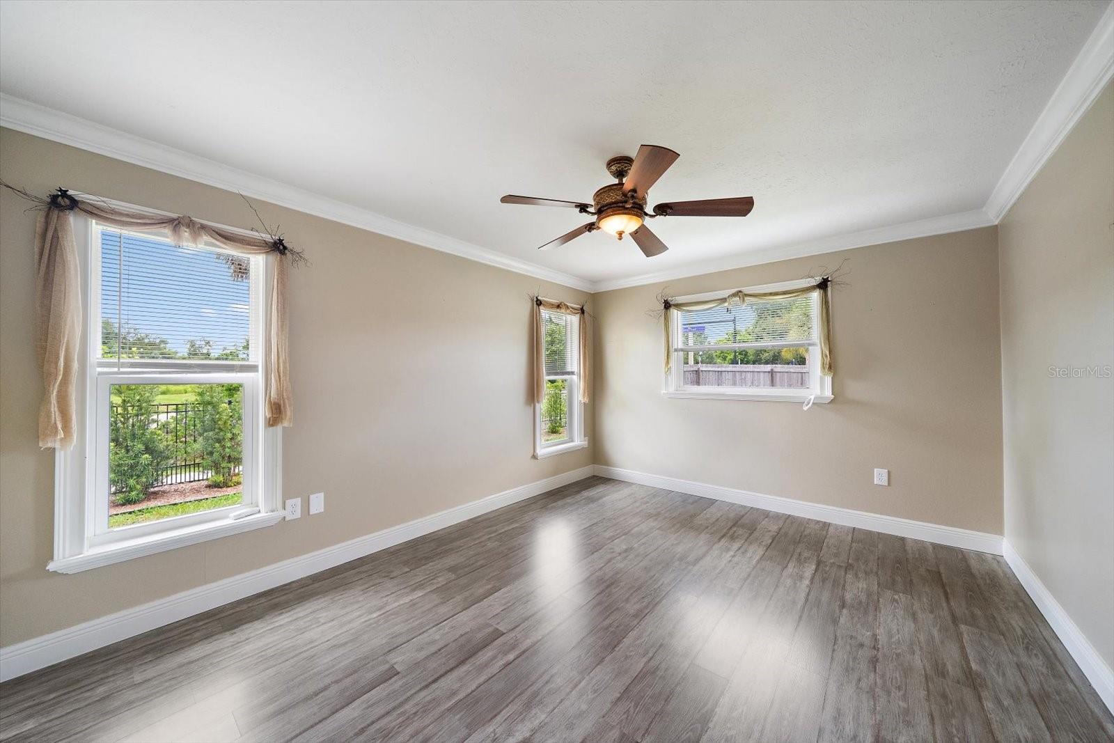 4378 MEADOWLAND CIR