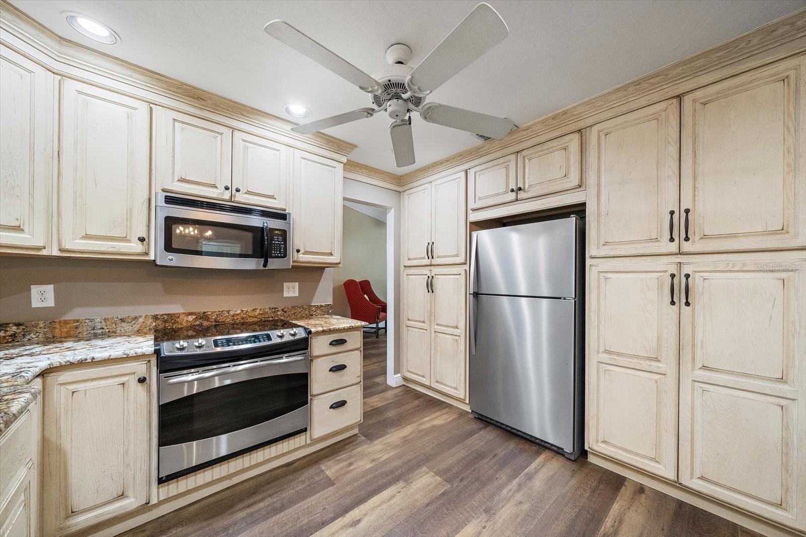 4378 MEADOWLAND CIR