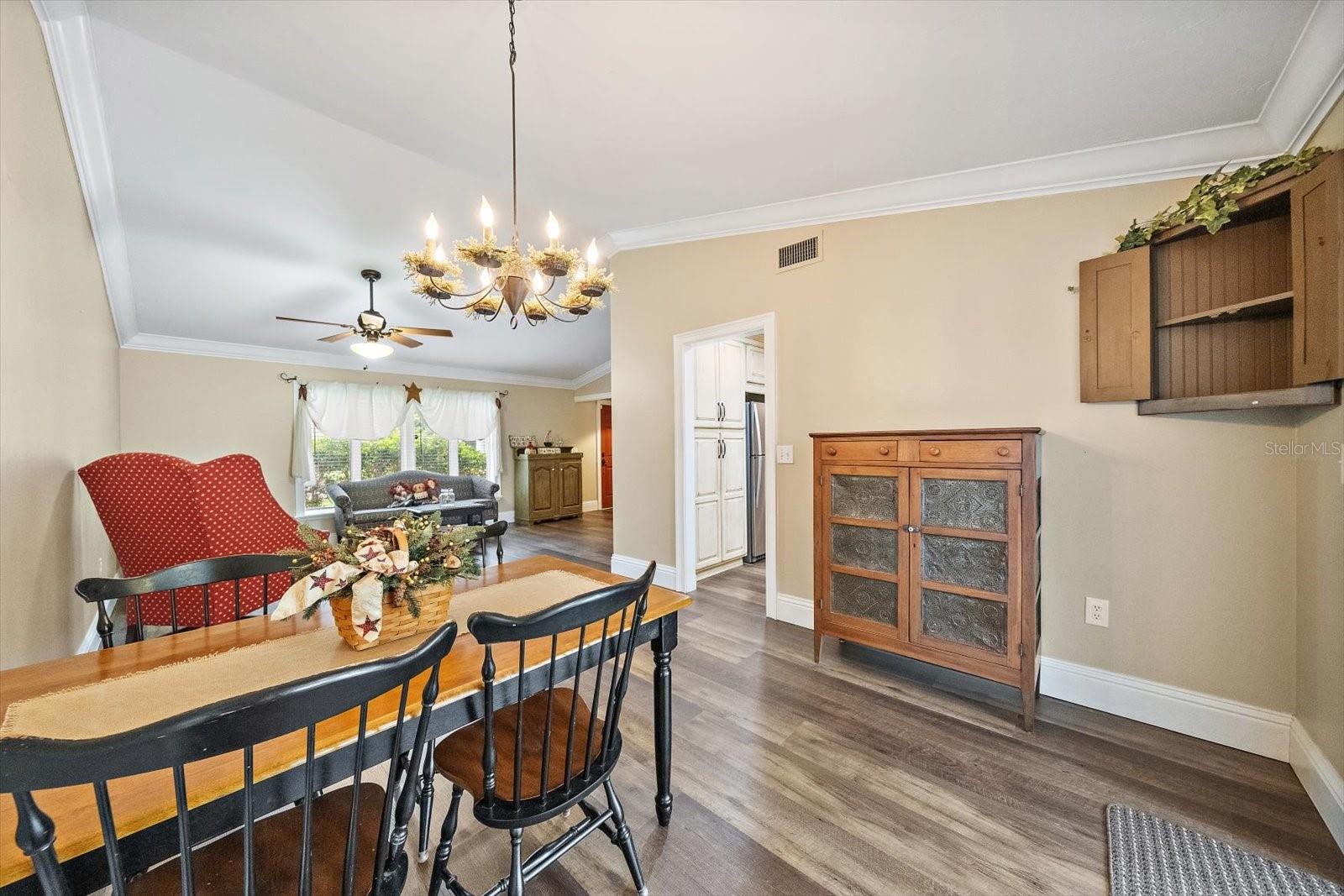 4378 MEADOWLAND CIR