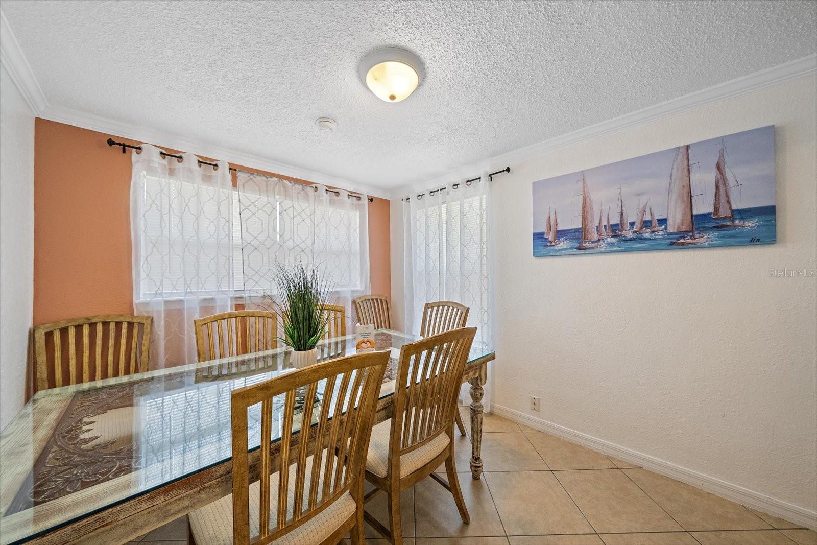 2135 LEE LN