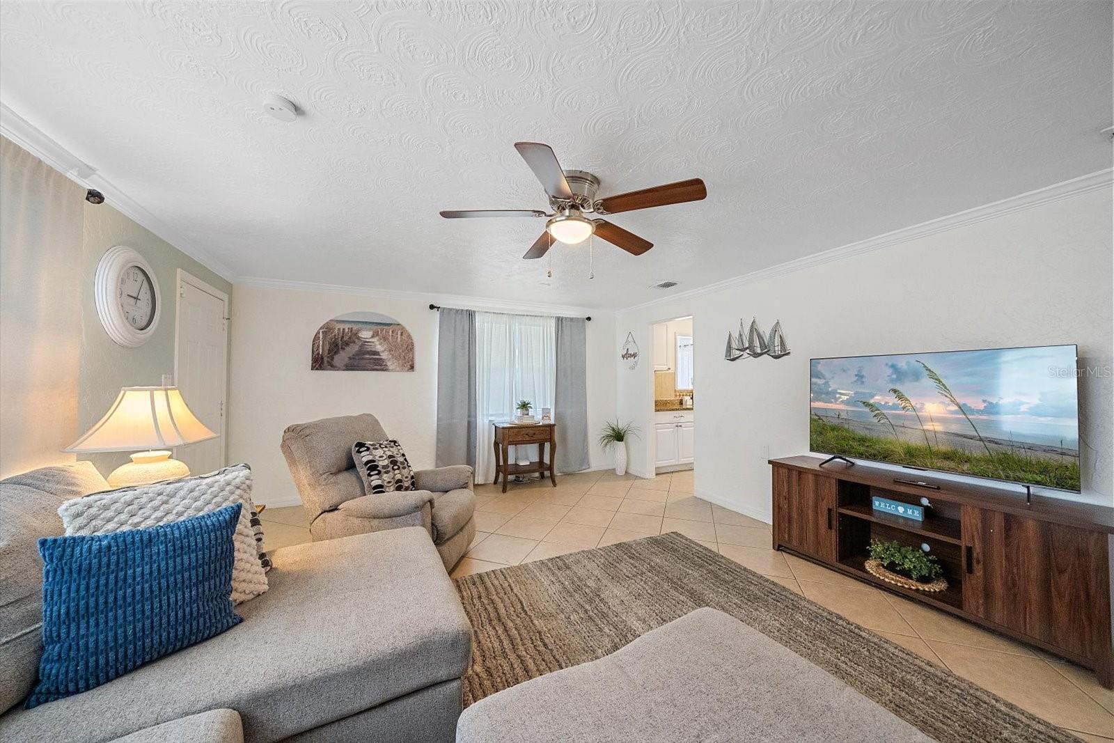 2135 LEE LN