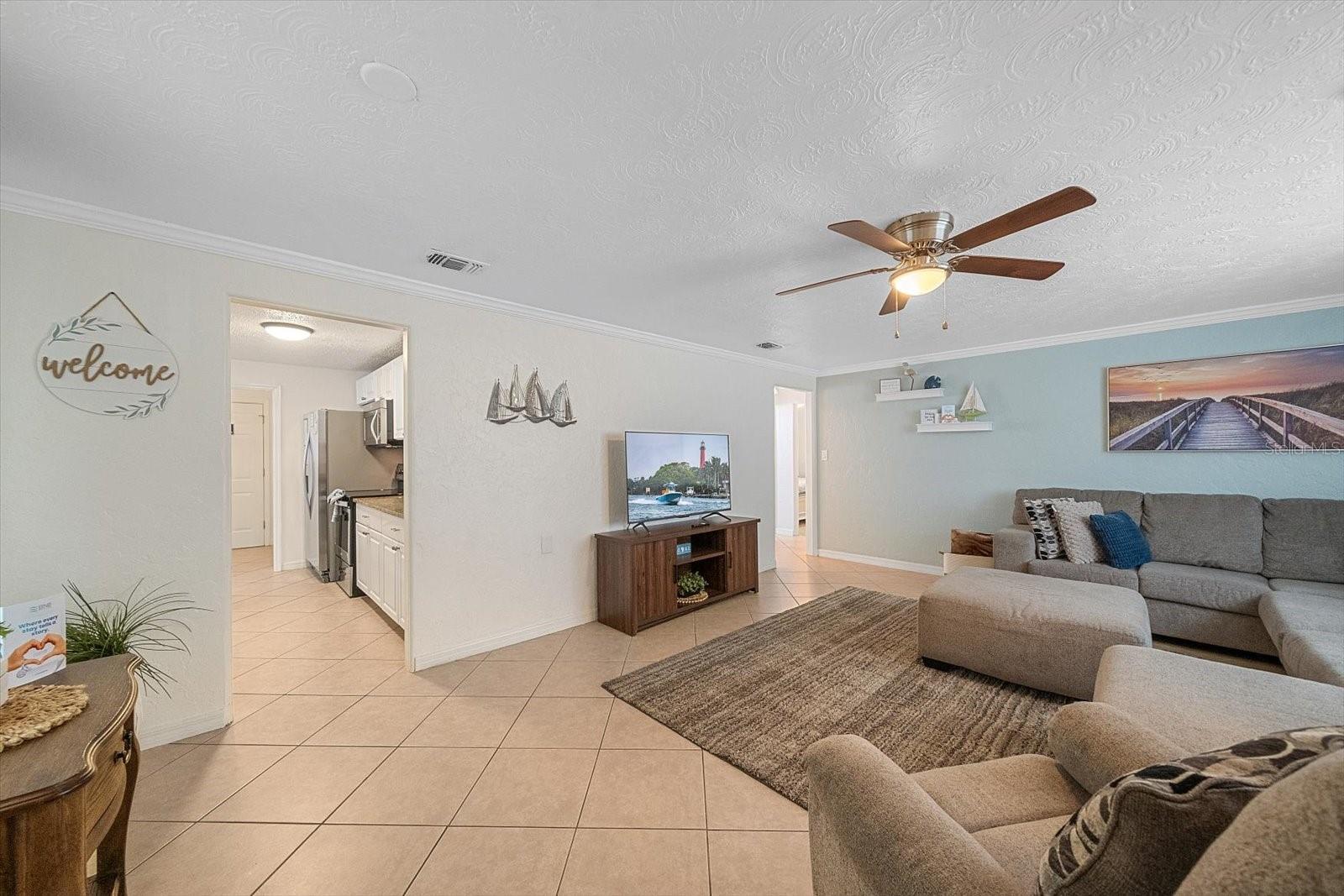 2135 LEE LN