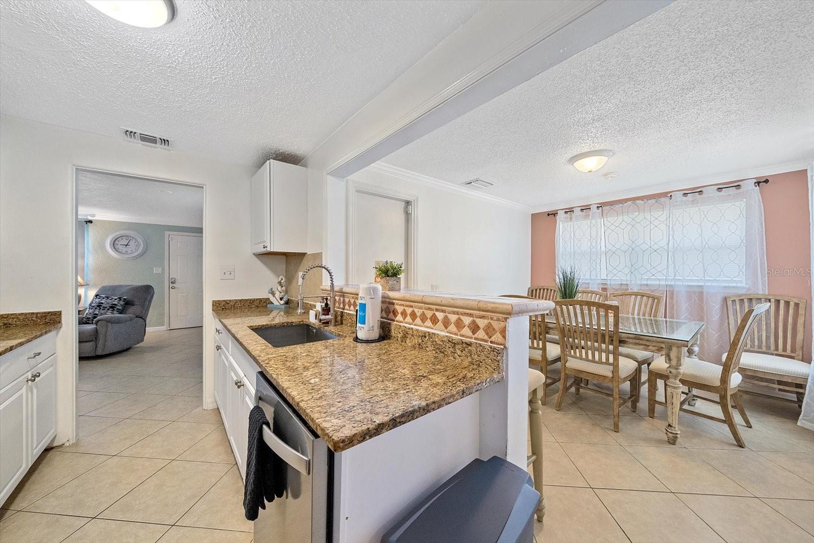 2135 LEE LN