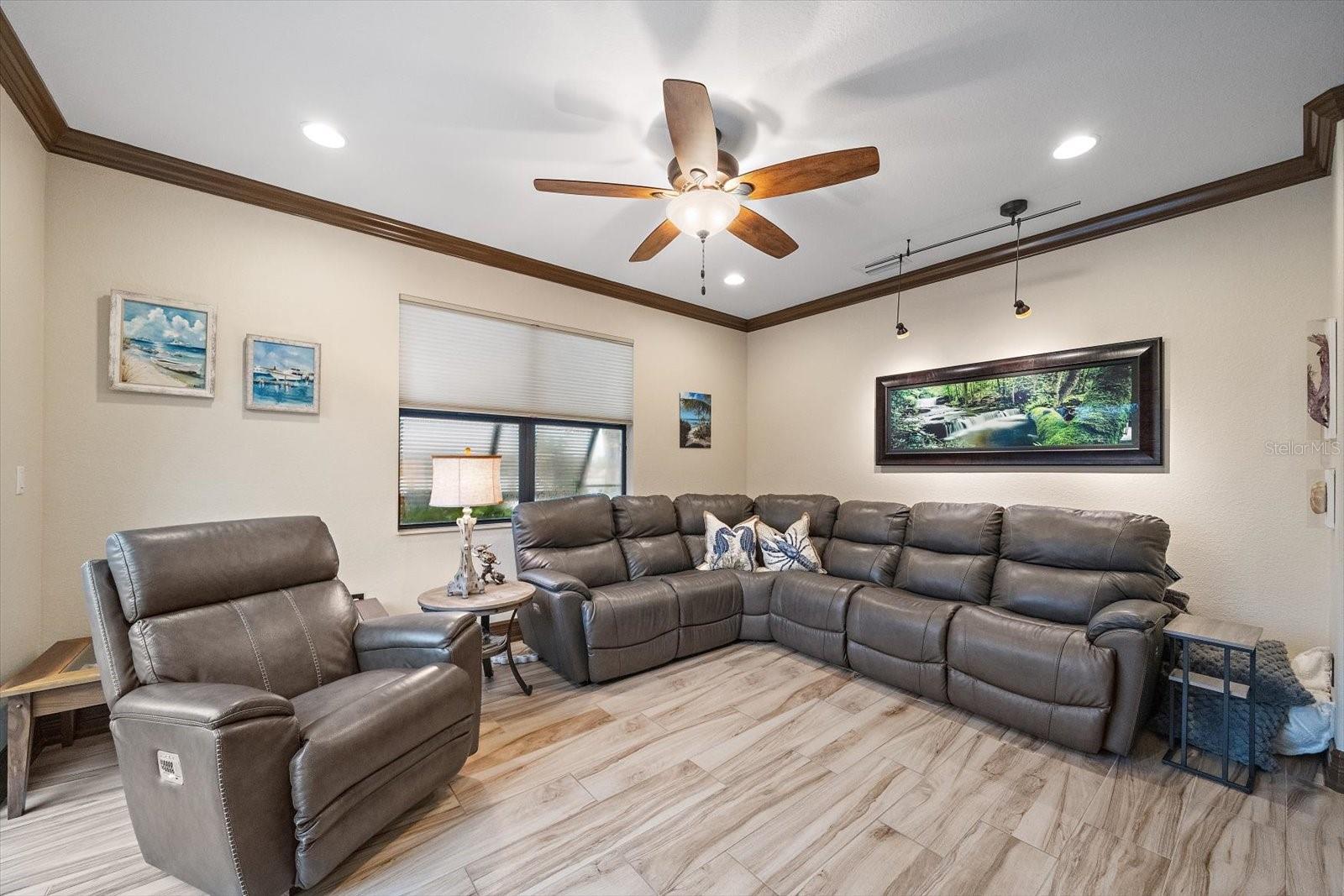 15172 LEIPZIG CIR