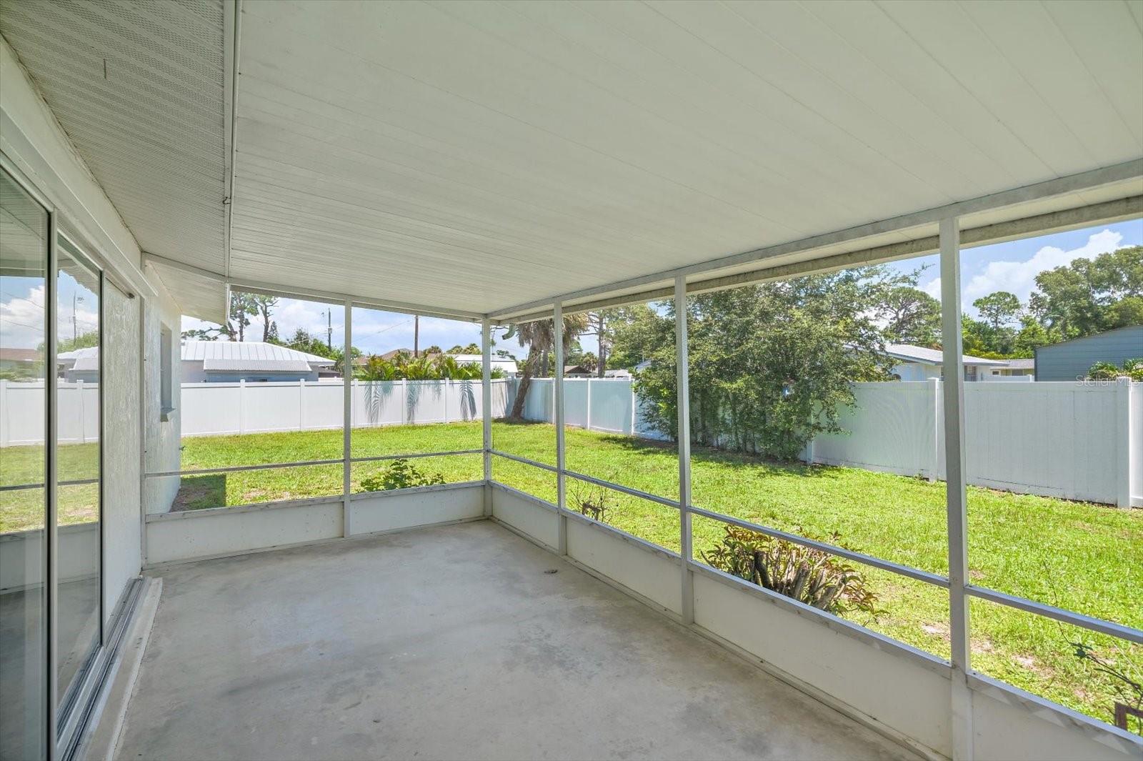 987 QUEEN RD