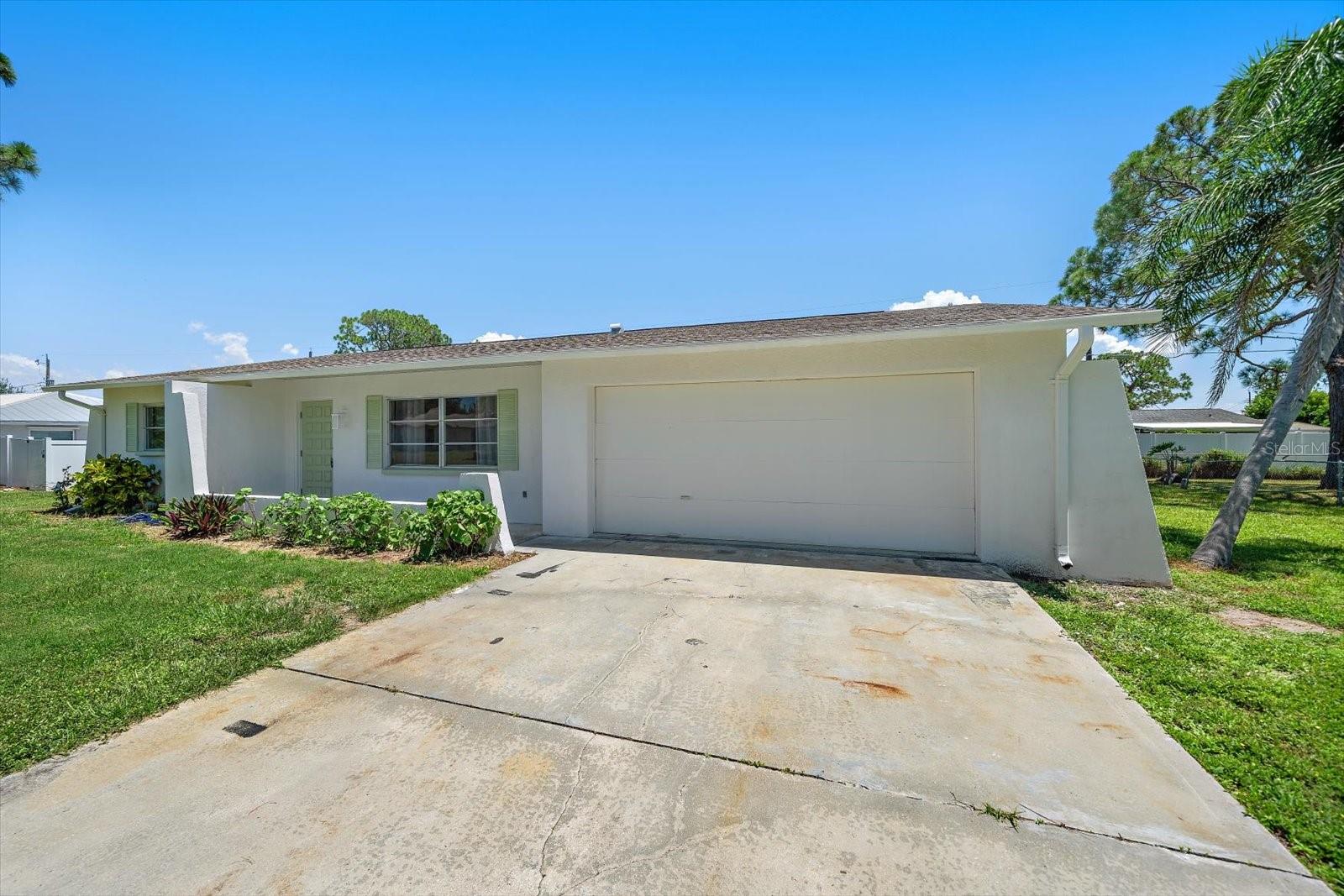 987 QUEEN RD