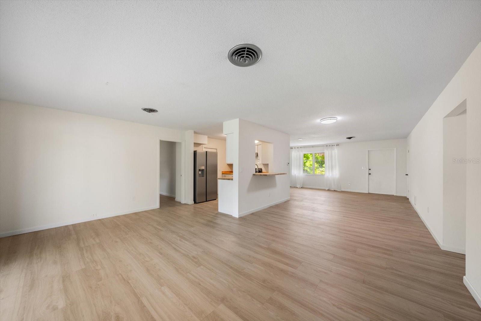 987 QUEEN RD