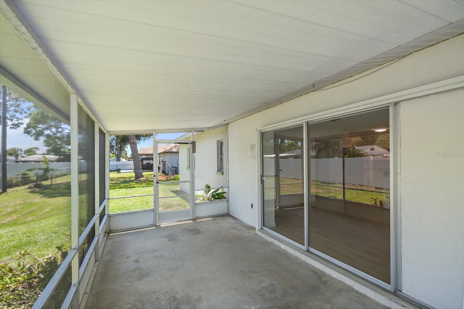 987 QUEEN RD