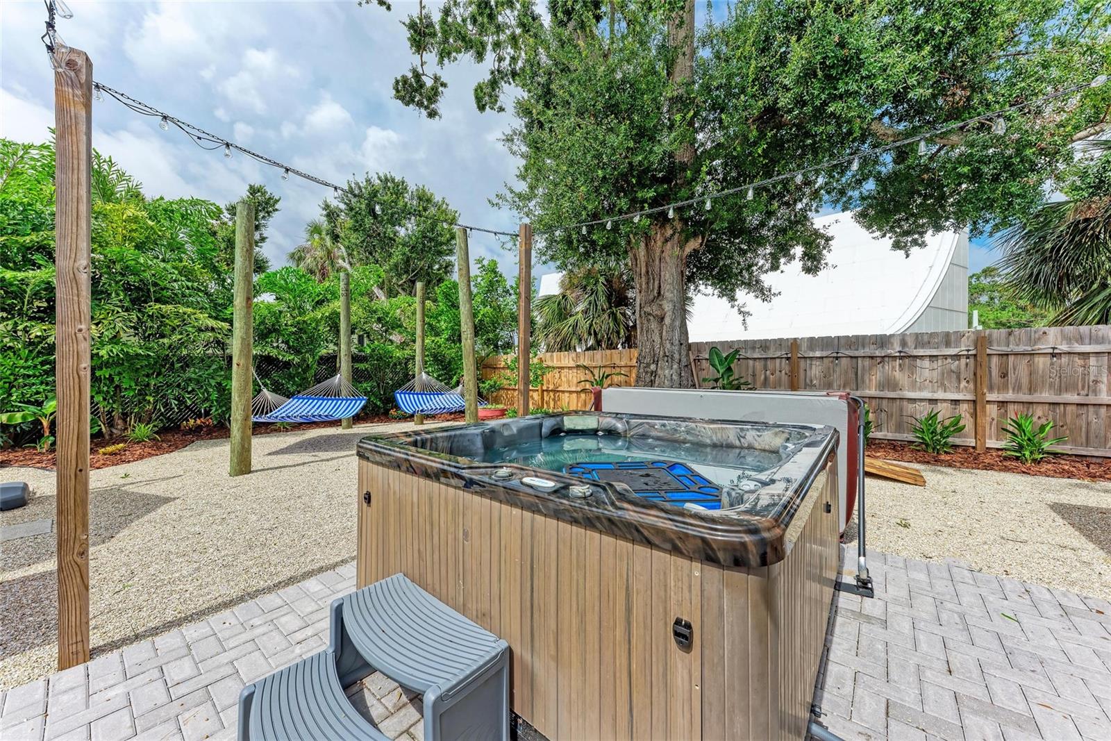 2304 BAHIA VISTA ST