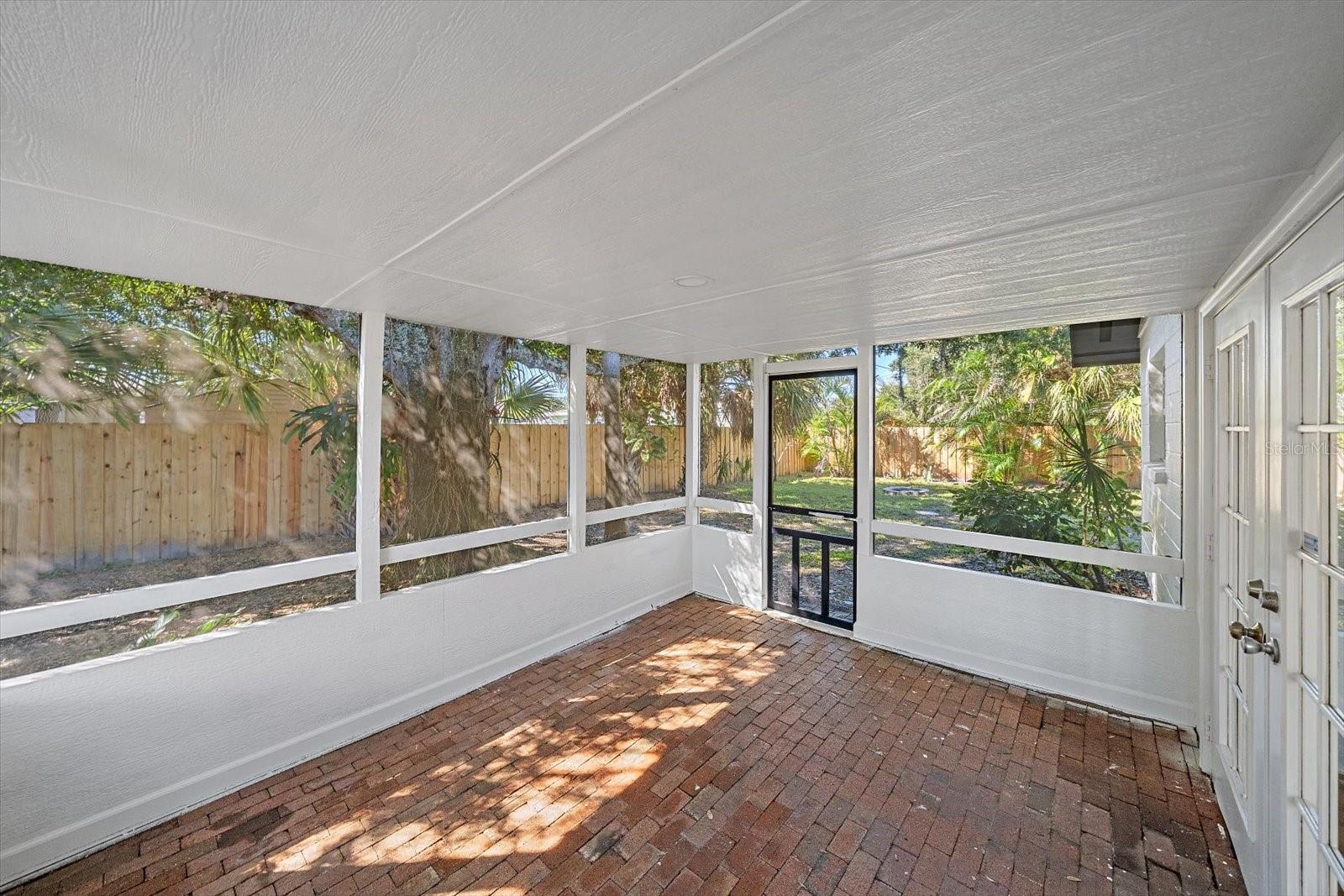 3372 WEBBER ST