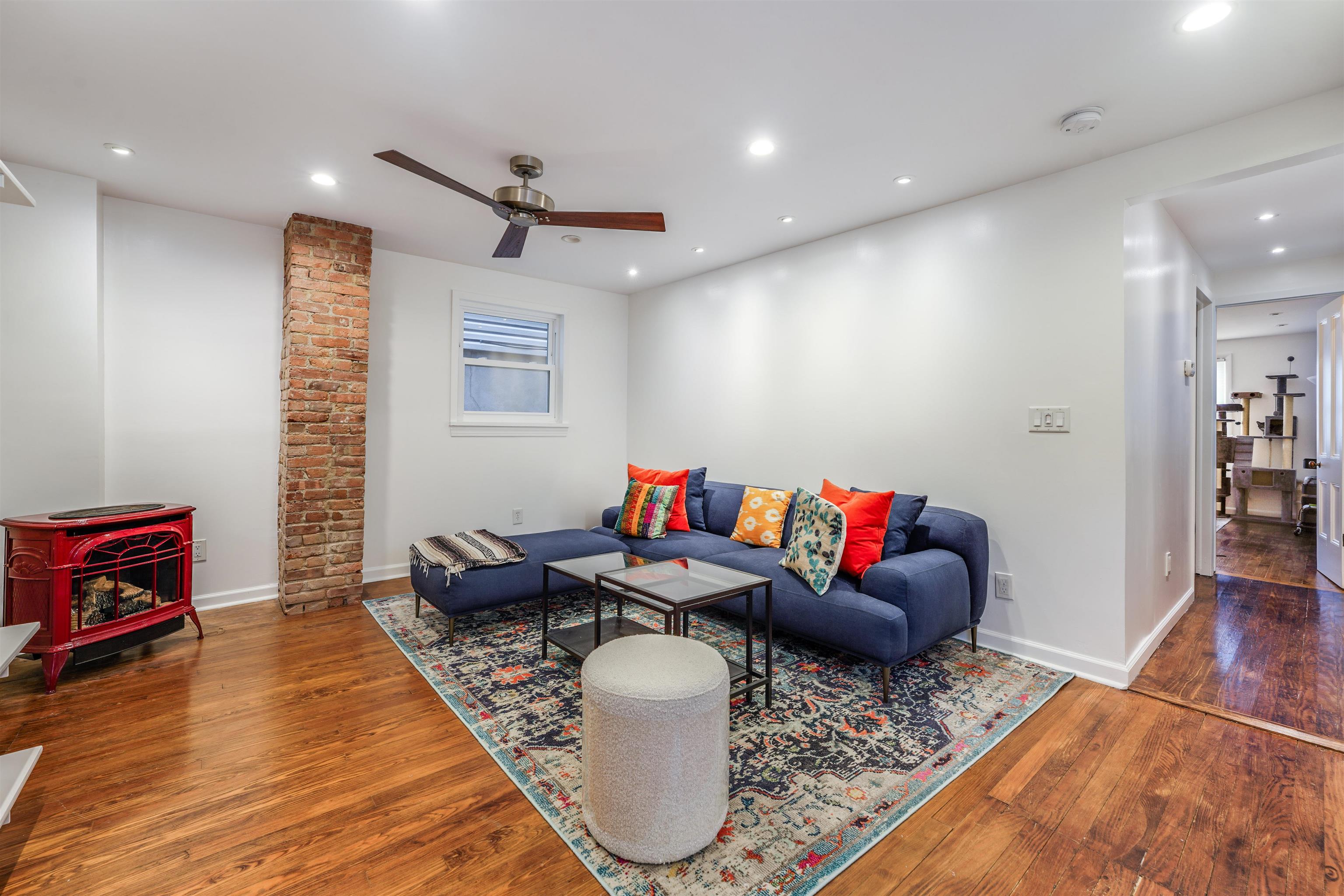 34 THORNE ST