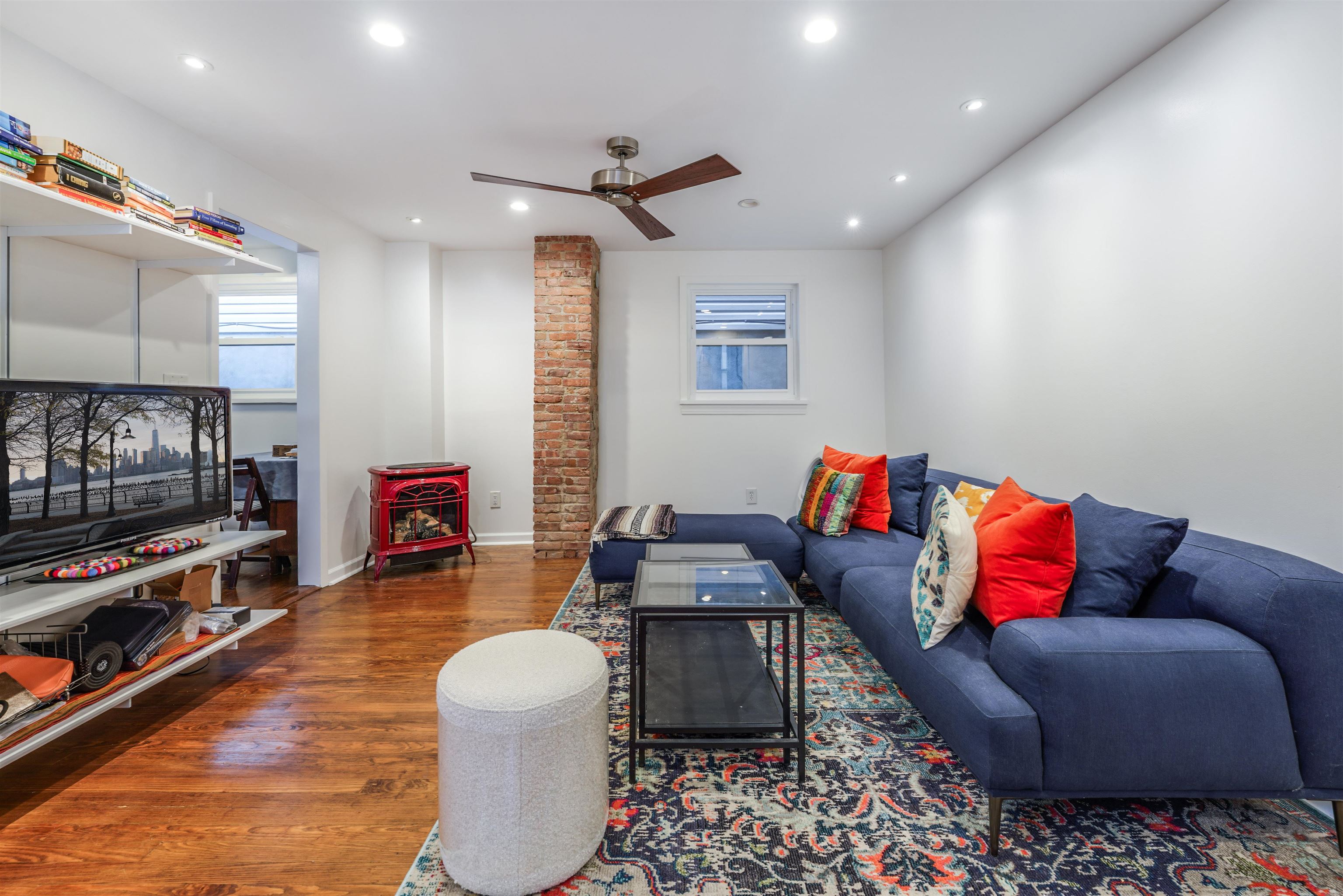 34 THORNE ST