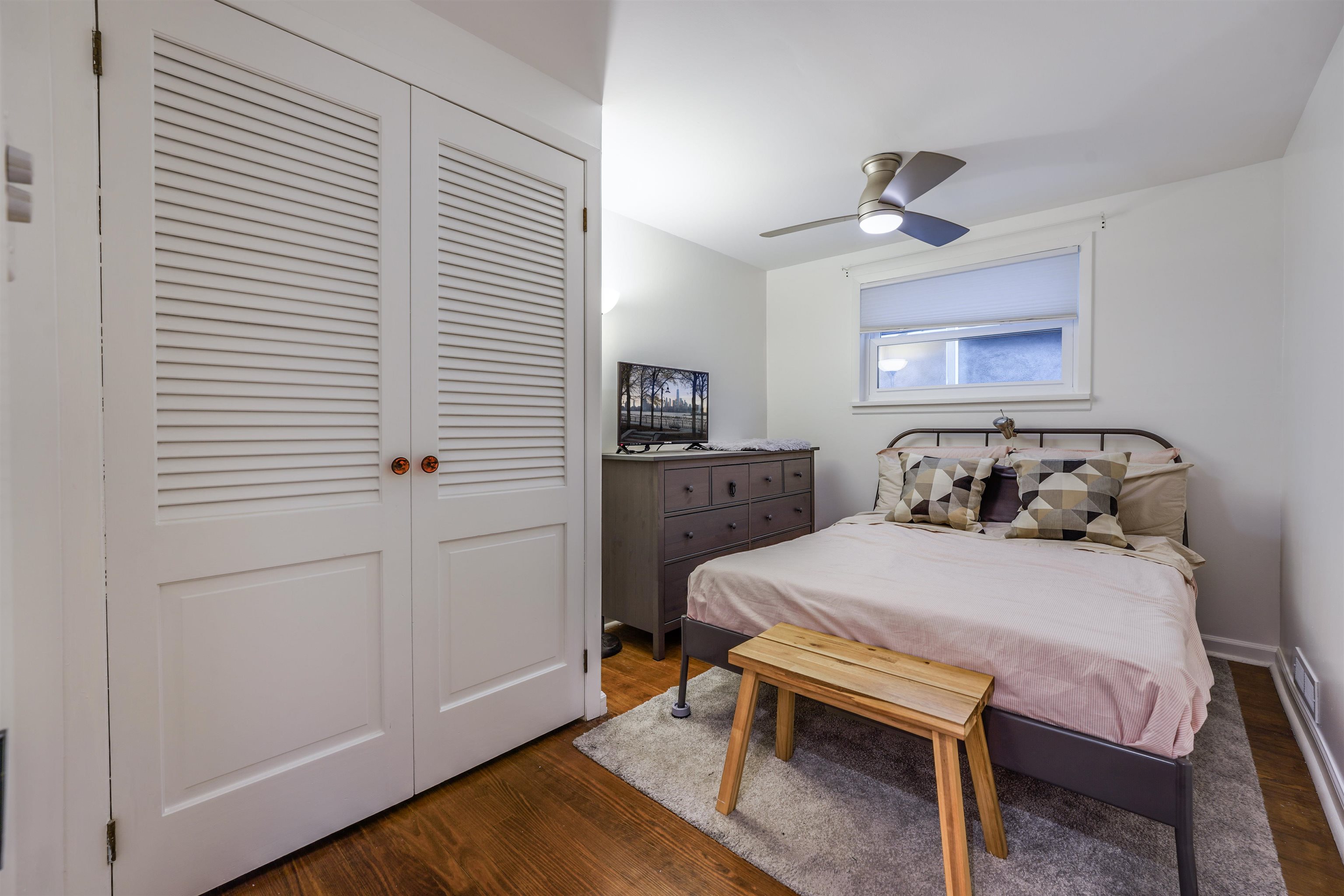 34 THORNE ST