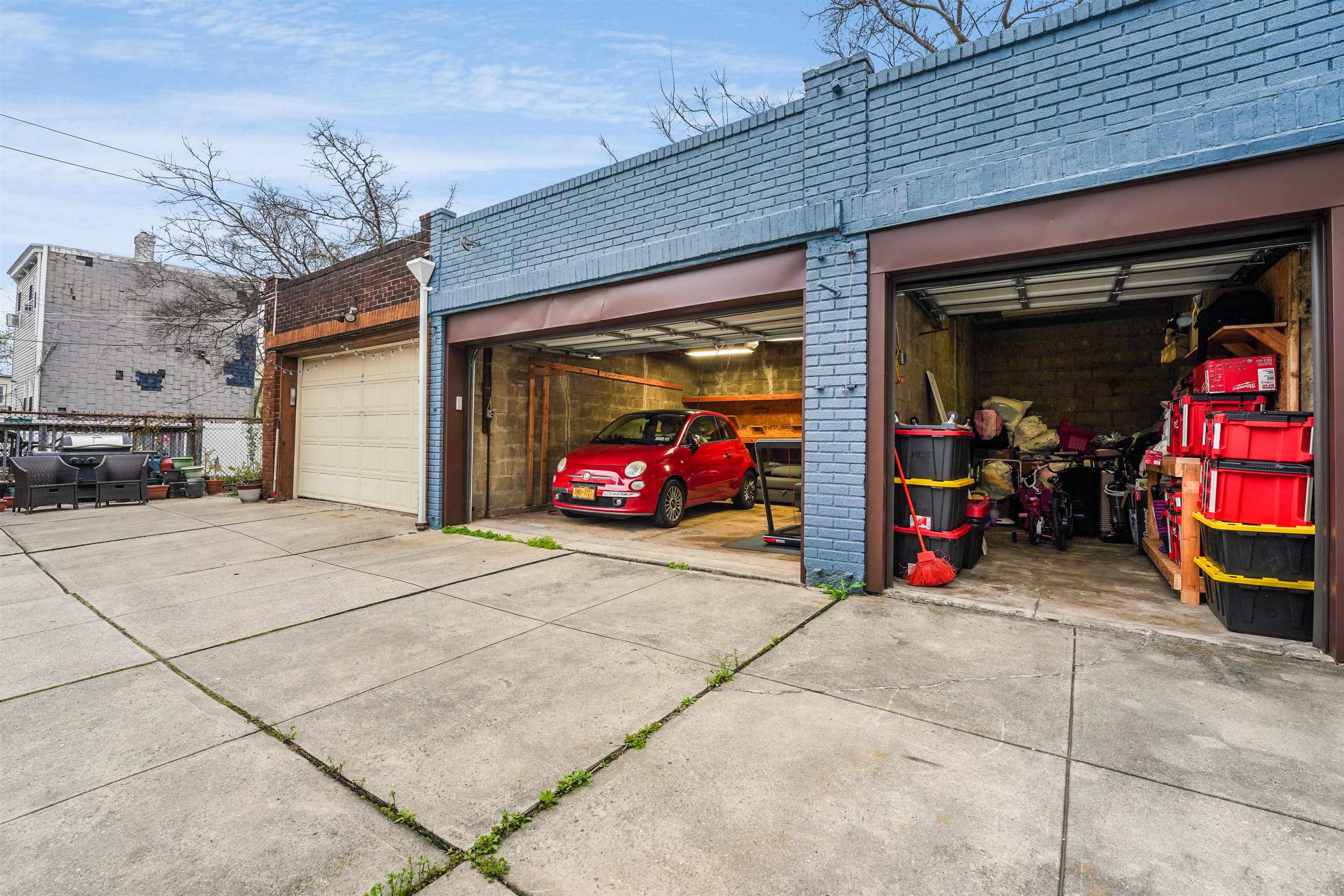 34 THORNE ST
