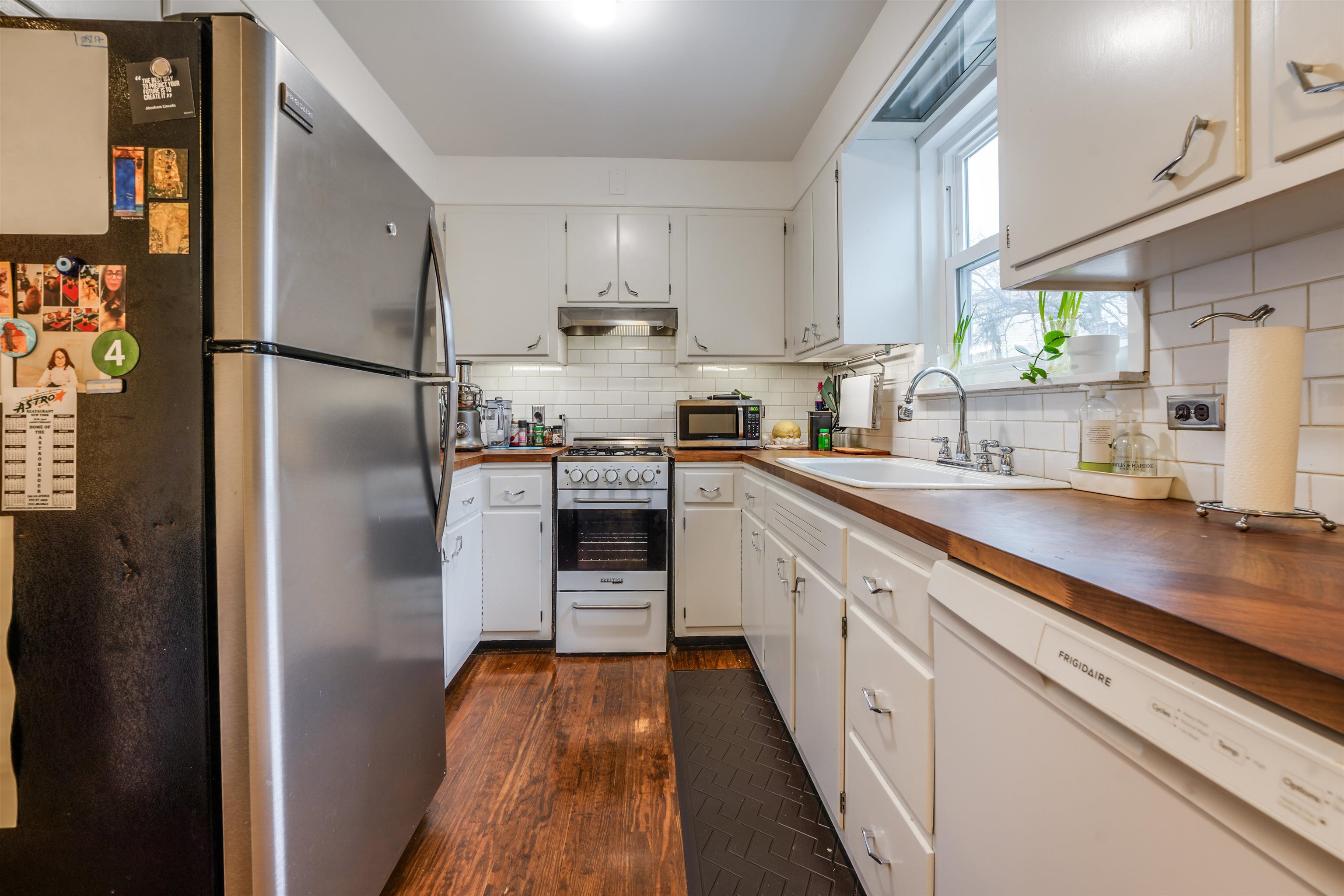34 THORNE ST