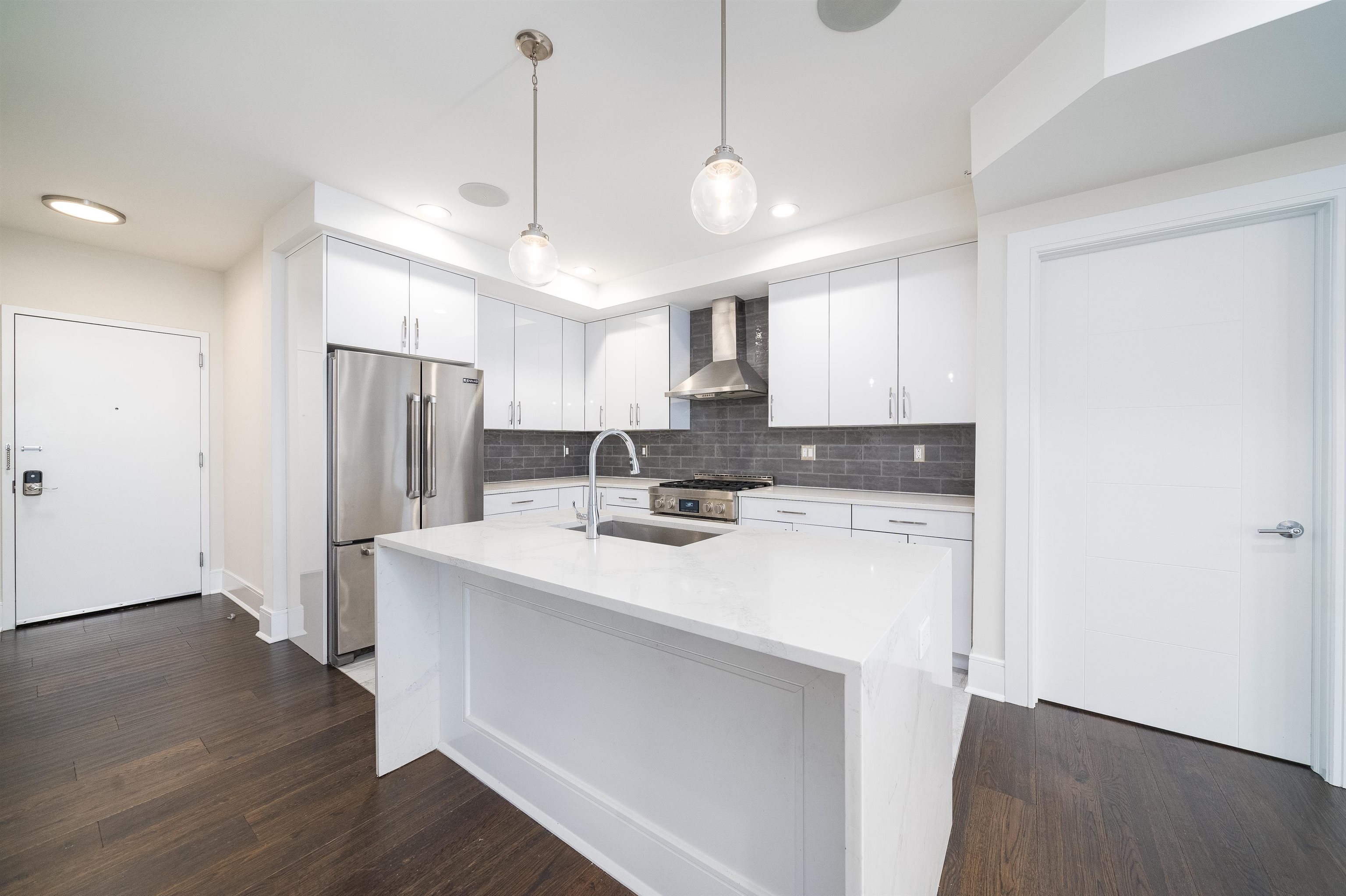 313 7TH ST Unit: 101