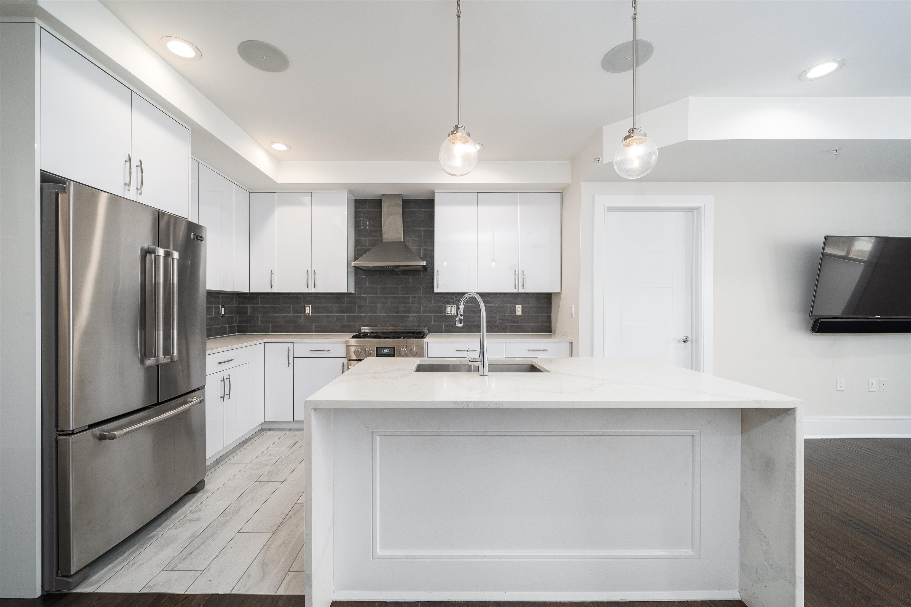 313 7TH ST Unit: 101