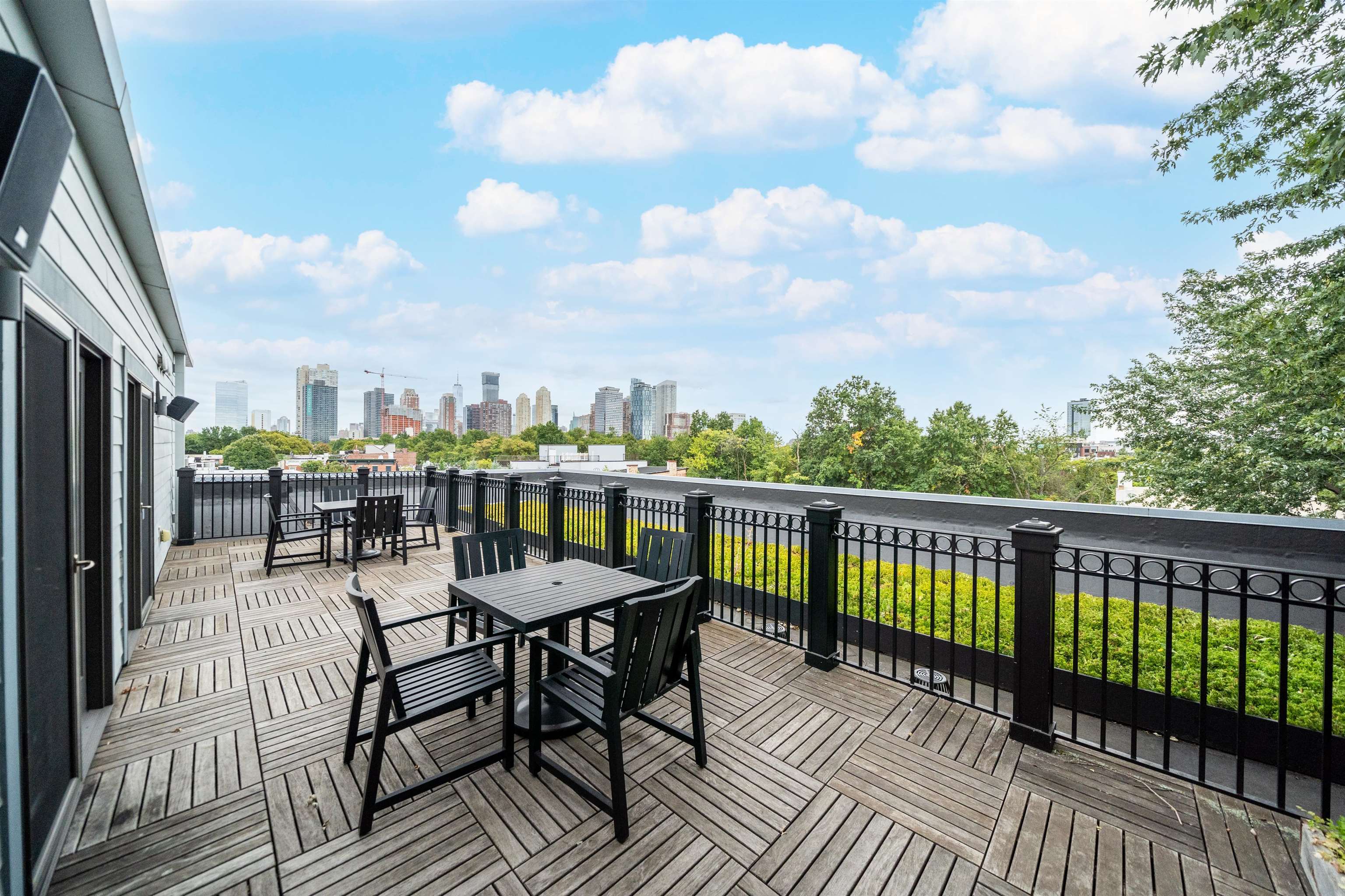 313 7TH ST Unit: 101