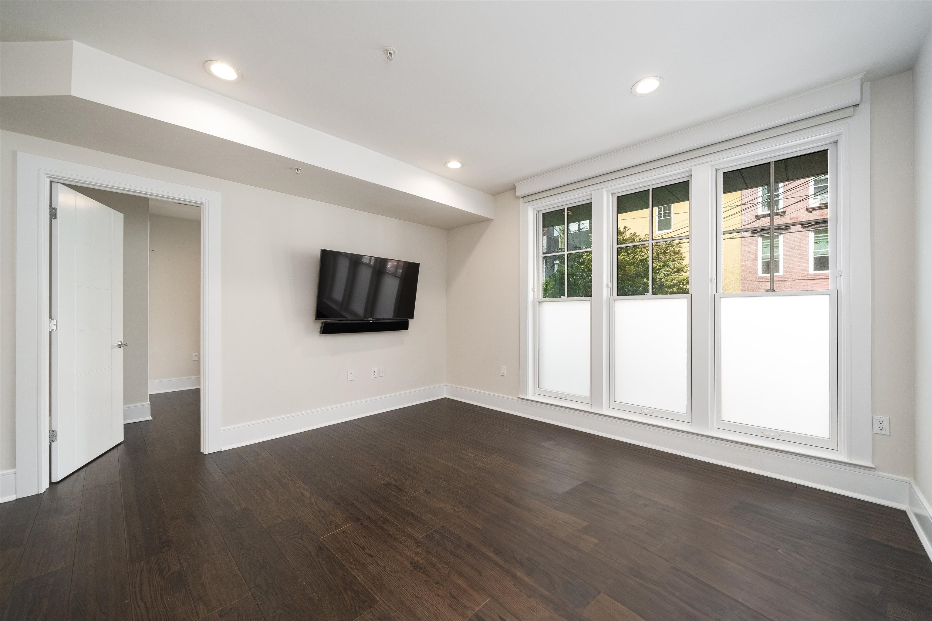 313 7TH ST Unit: 101
