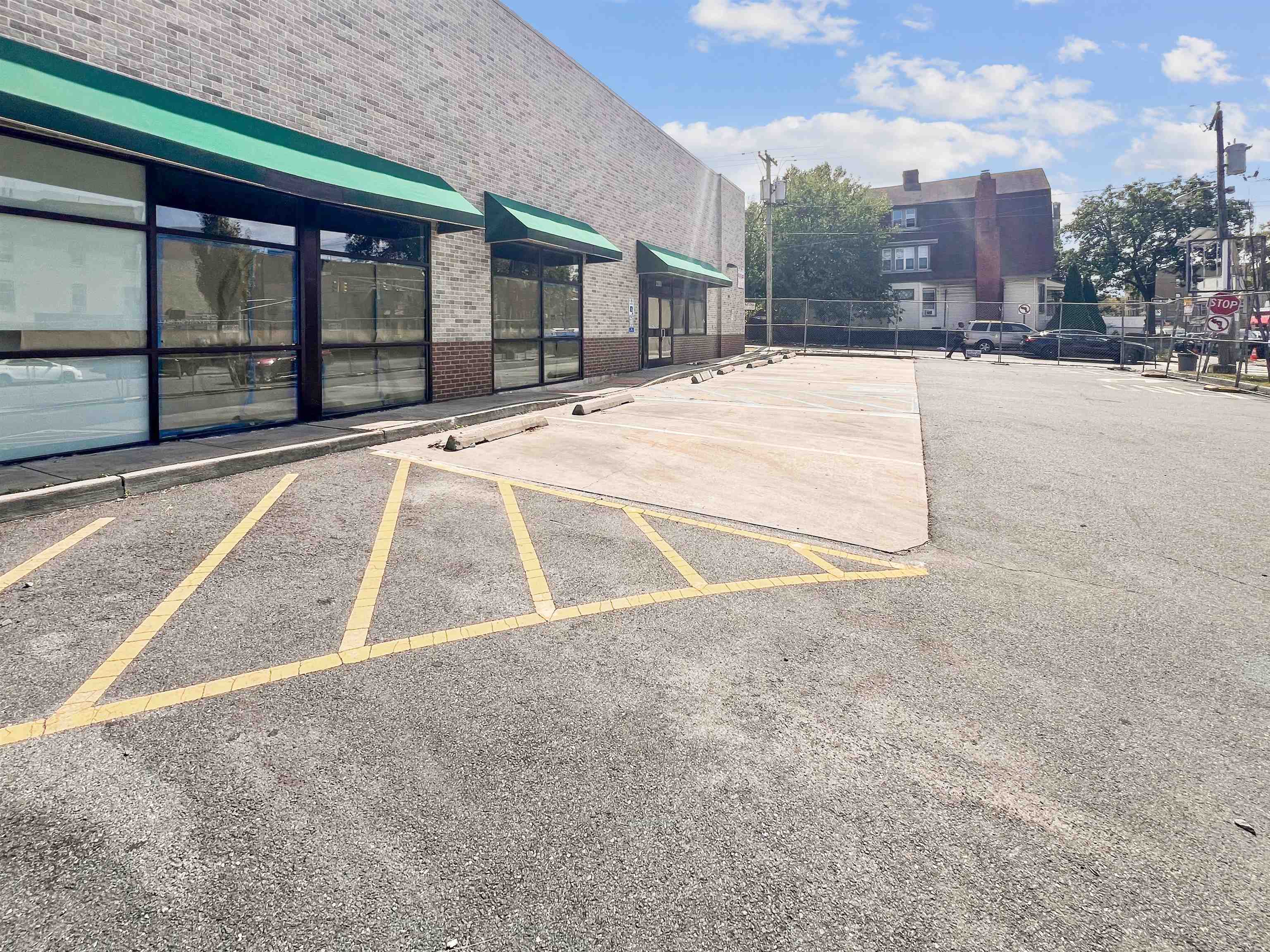 2380 KENNEDY BLVD