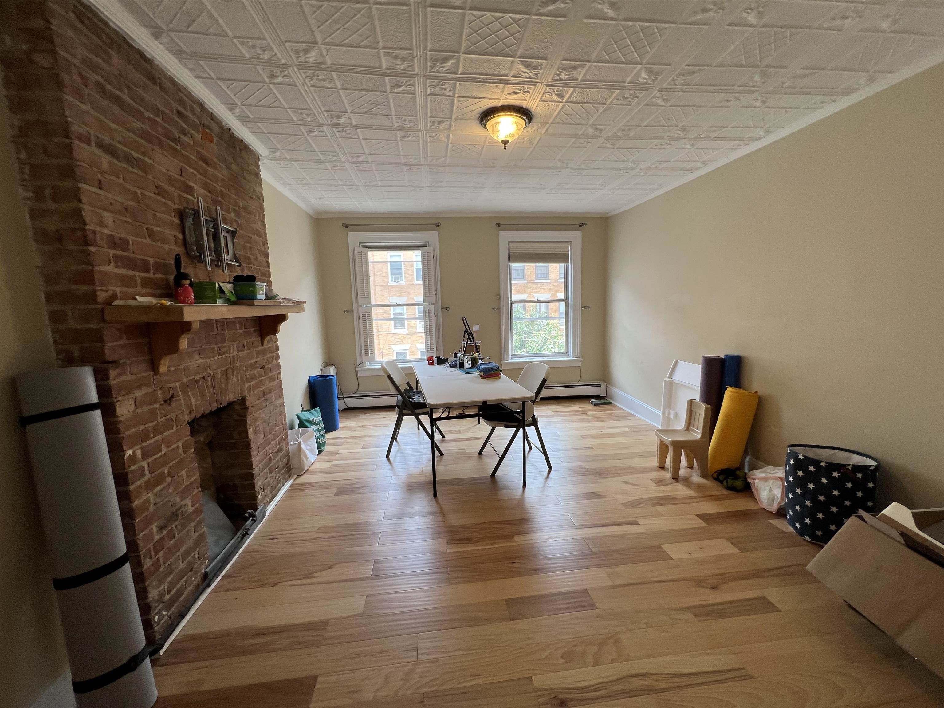 924 WILLOW AVE Unit: 3