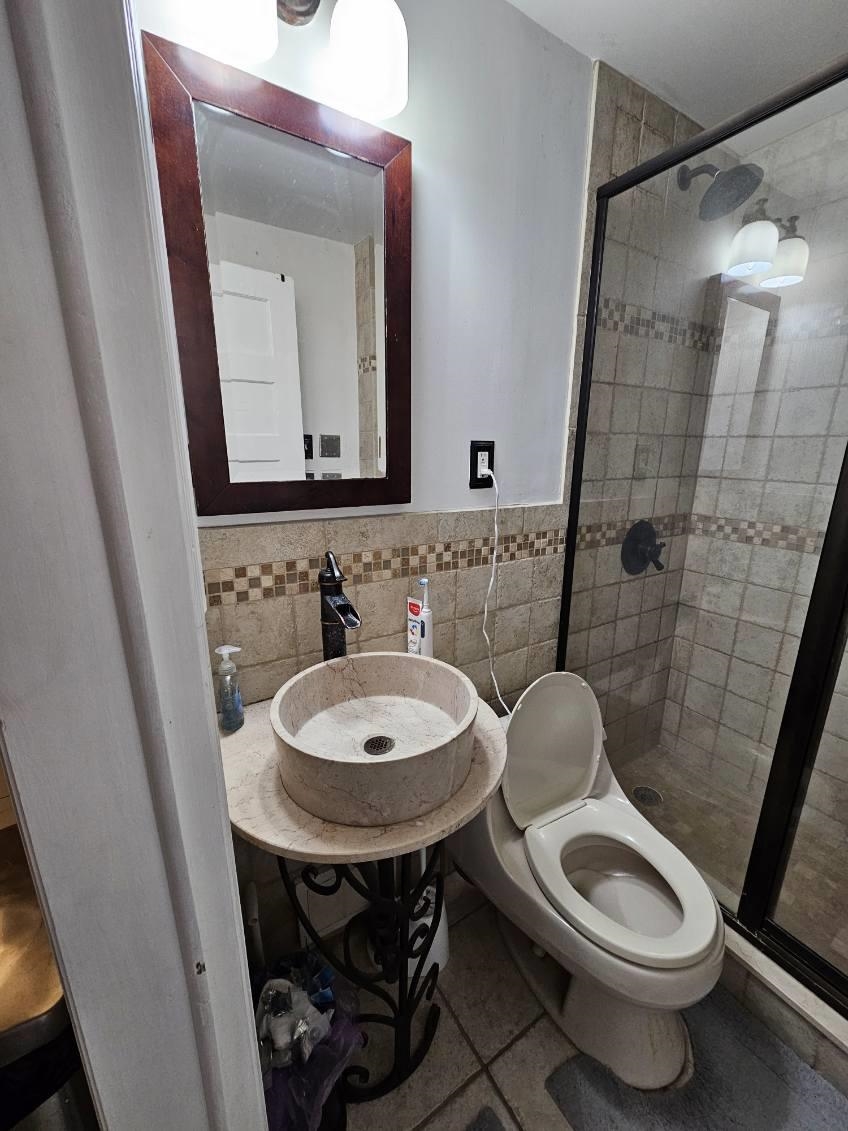 924 WILLOW AVE Unit: 3