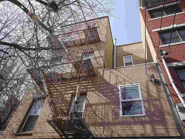 100 PARK AVE Unit: 4
