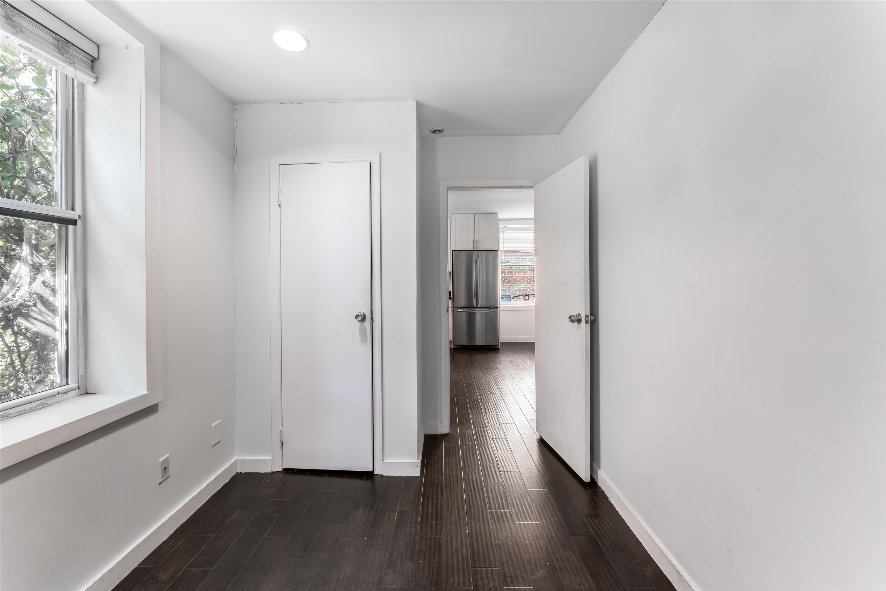 100 PARK AVE Unit: 4