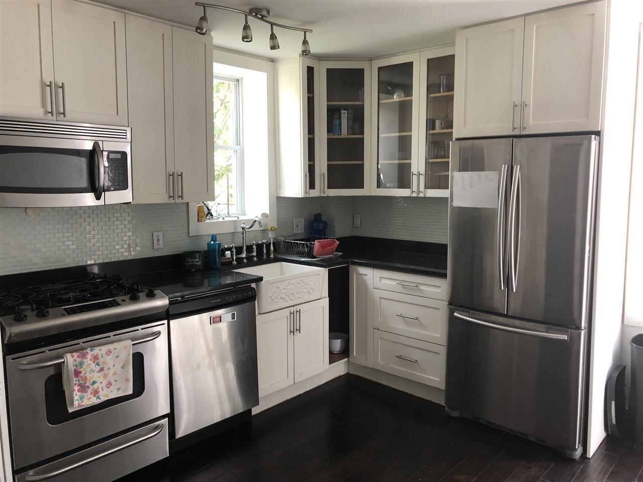 100 PARK AVE Unit: 4