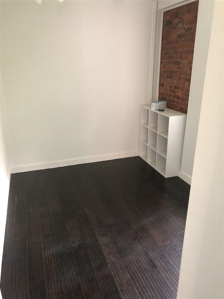 100 PARK AVE Unit: 4