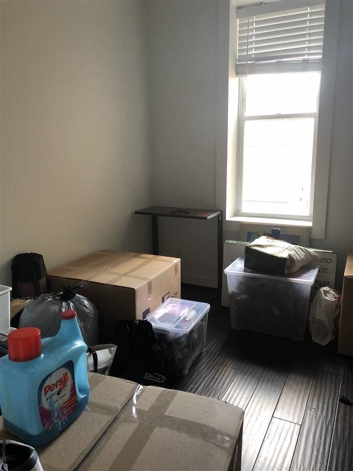 100 PARK AVE Unit: 4