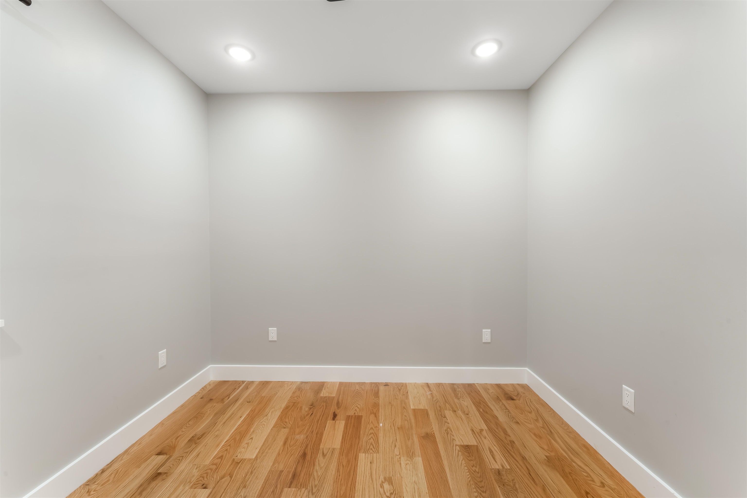 230 GRIFFITH ST Unit: 1