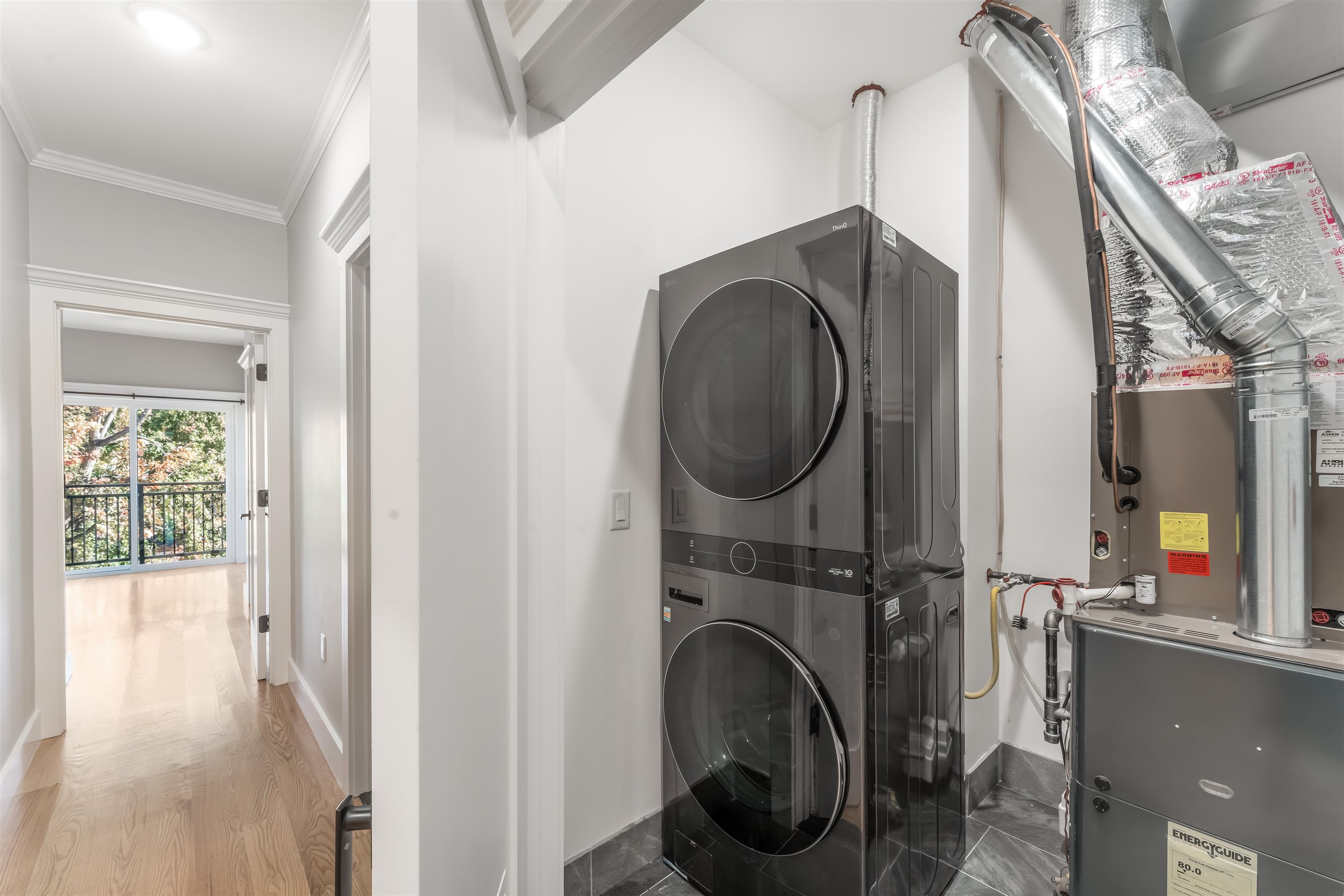 230 GRIFFITH ST Unit: 1