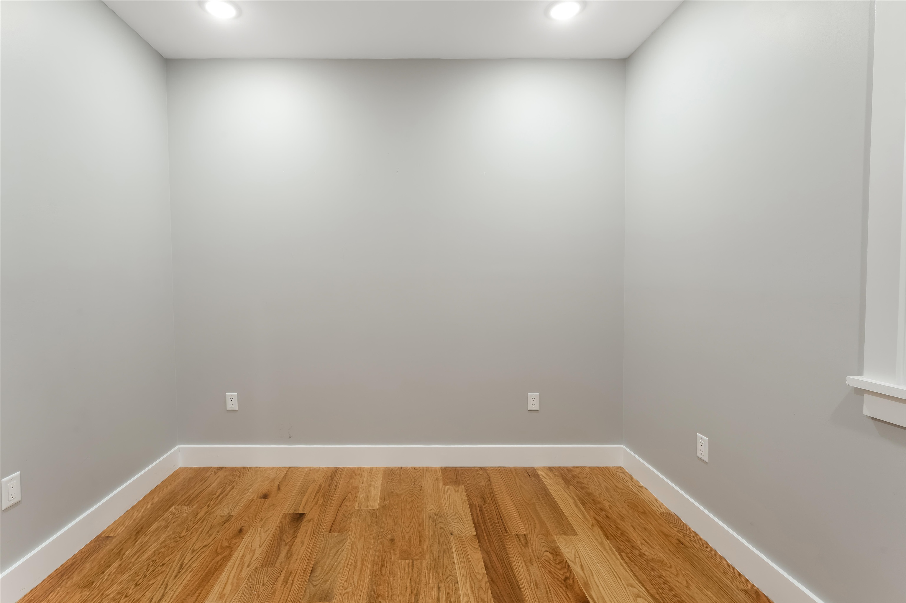 230 GRIFFITH ST Unit: 1