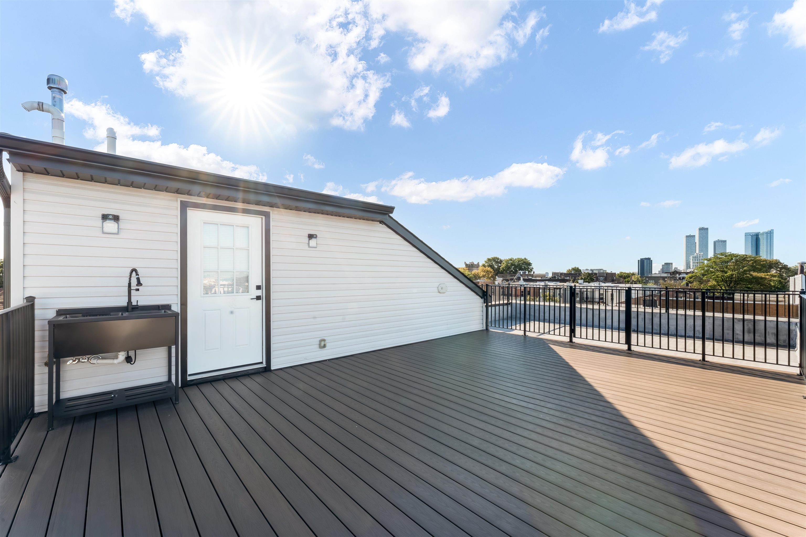 230 GRIFFITH ST Unit: 2