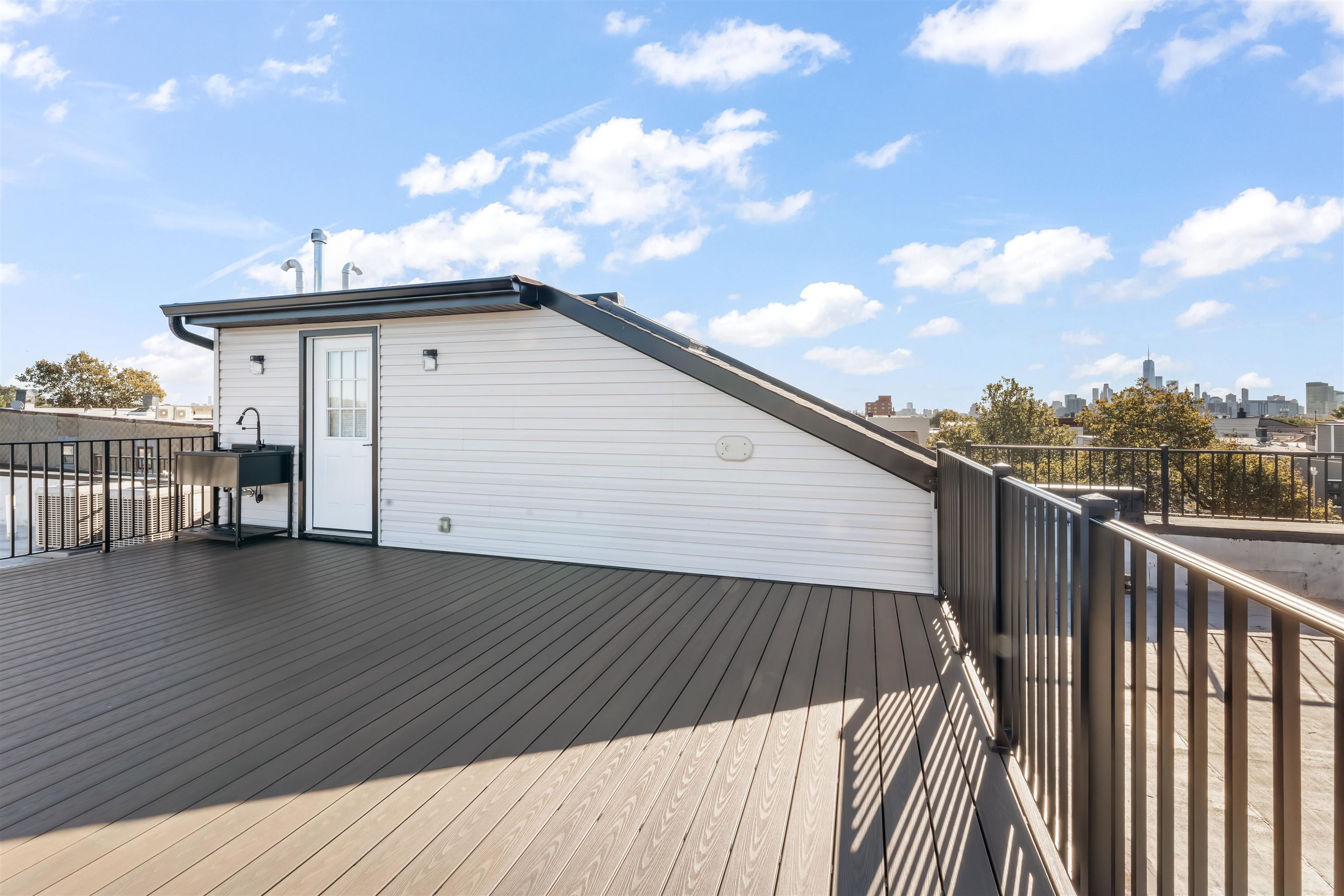 230 GRIFFITH ST Unit: 2