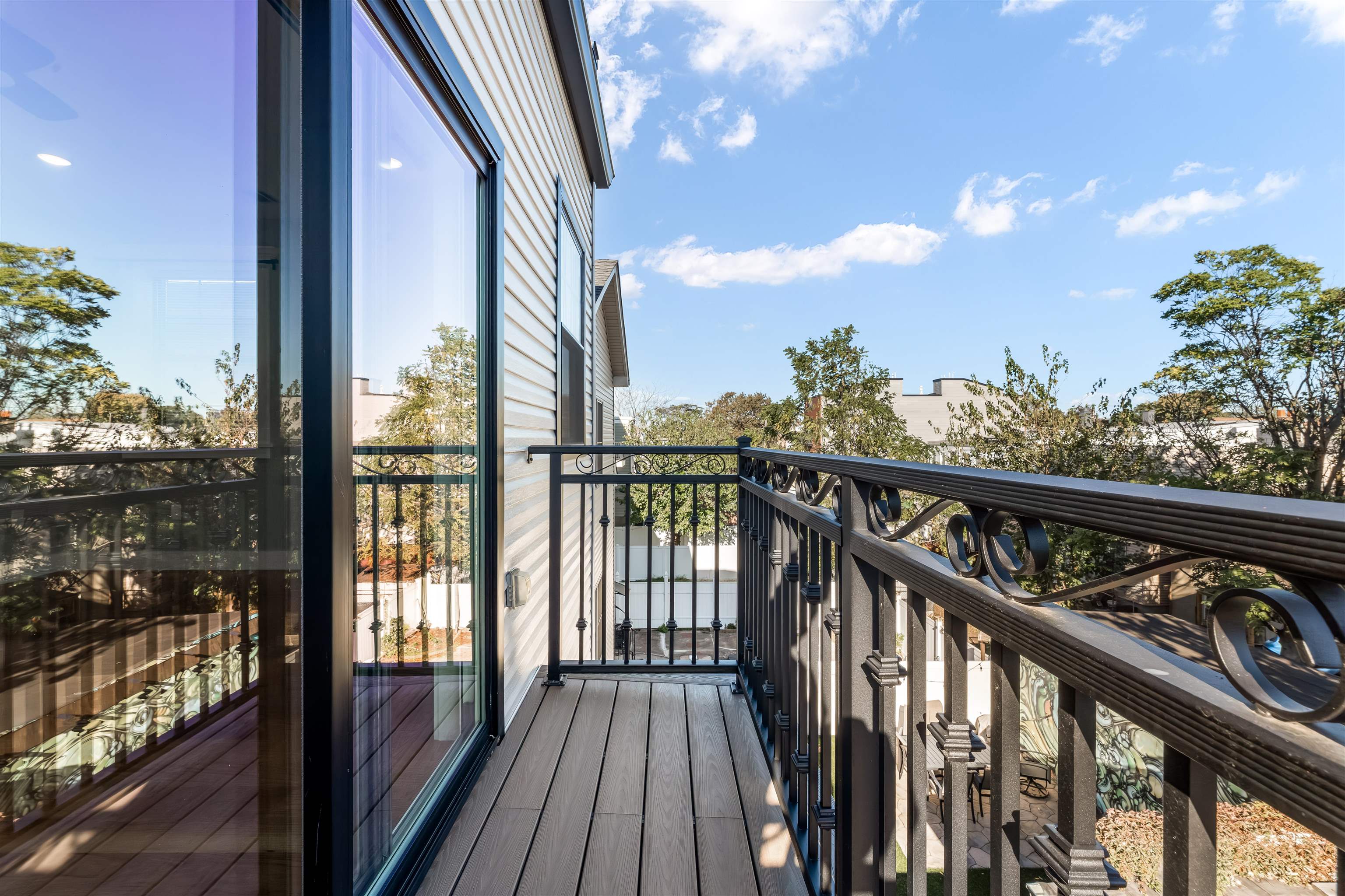 230 GRIFFITH ST Unit: 2