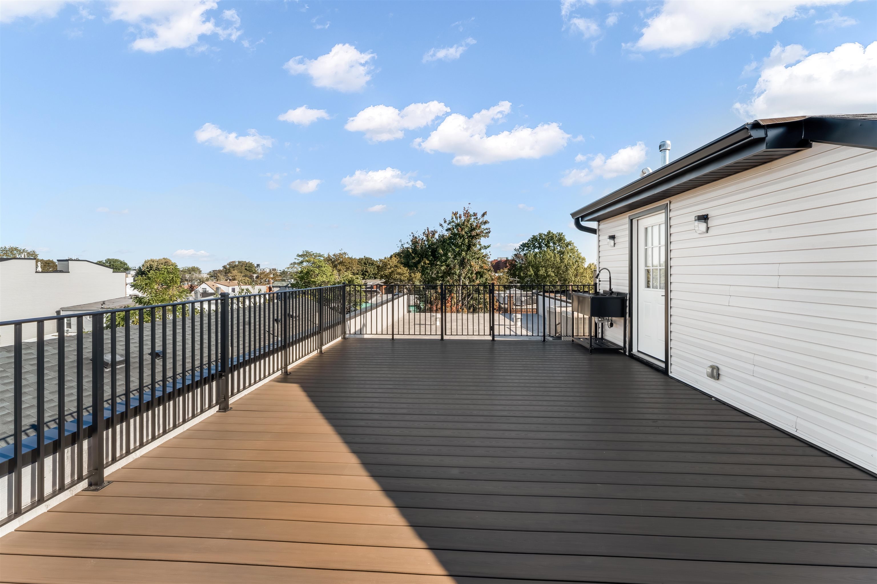 230 GRIFFITH ST Unit: 2