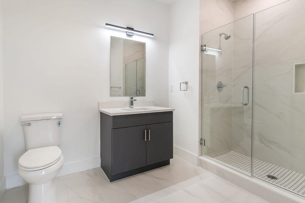 43-45 32ND ST Unit: 305