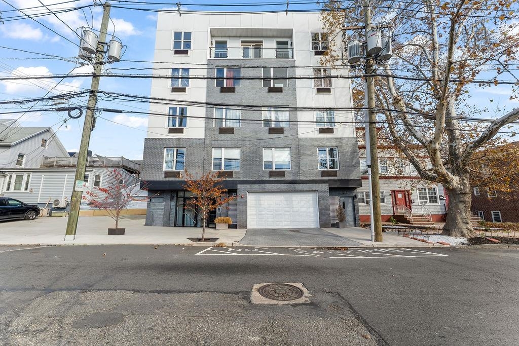 43-45 32ND ST Unit: 305