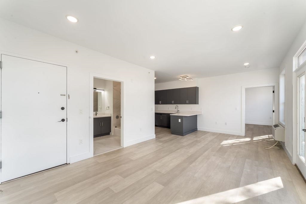 43-45 32ND ST Unit: 501