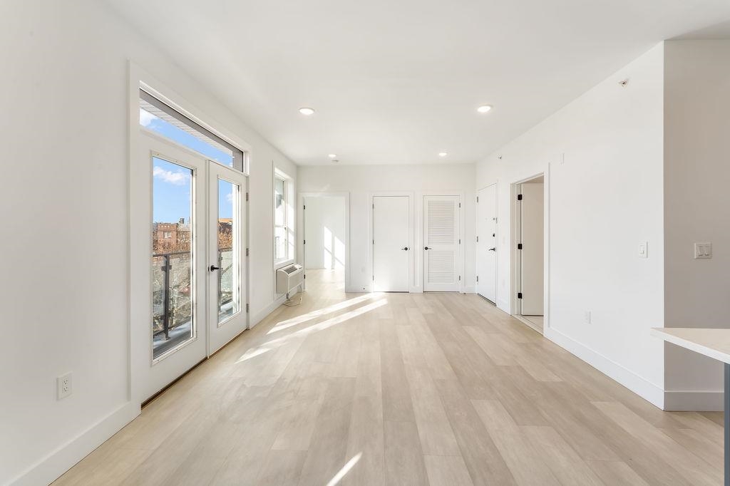 43-45 32ND ST Unit: 501